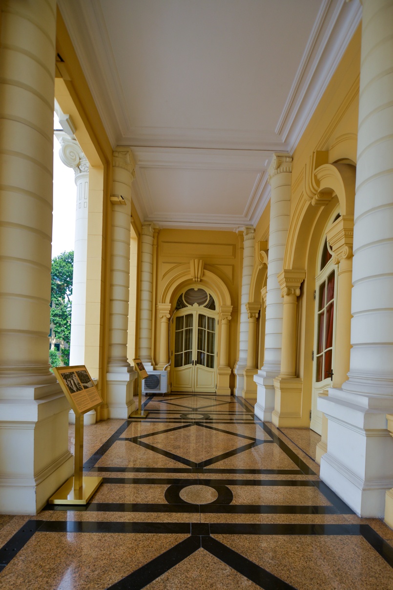 tham quan Nha hat Lon anh 8