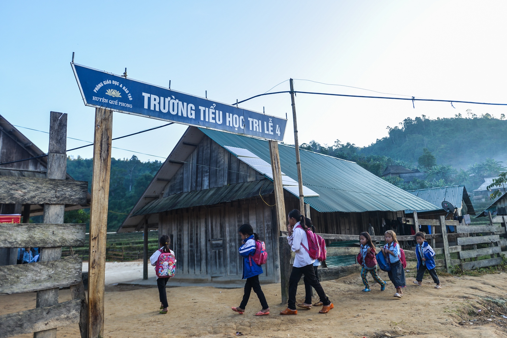 thấy giáo vùng cao tri lễ ảnh 10 thay giao vung cao tri le anh 10