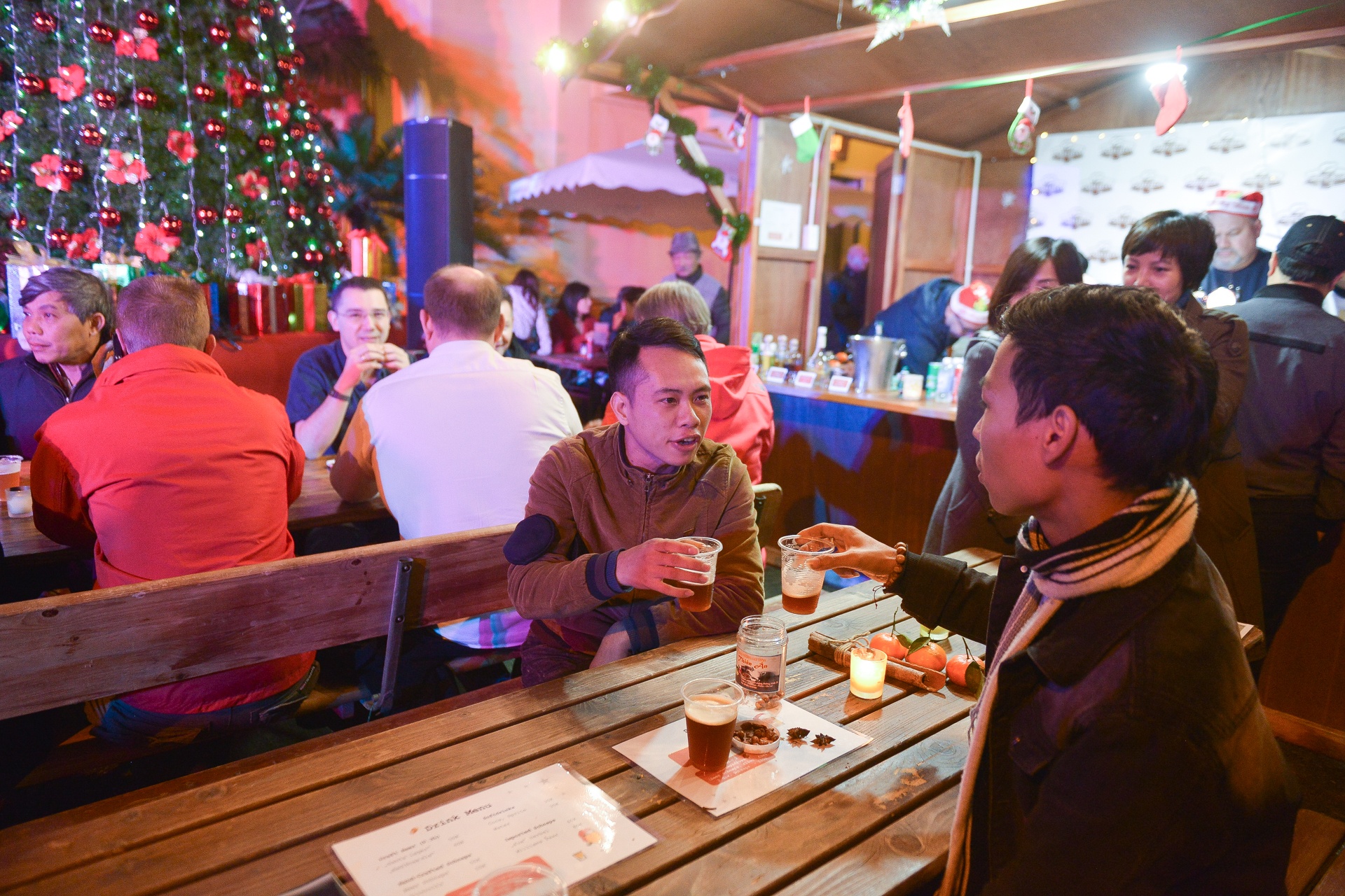 Hoi cho giang sinh theo phong cach Duc lan dau tien to chuc tai Ha Noi anh 11