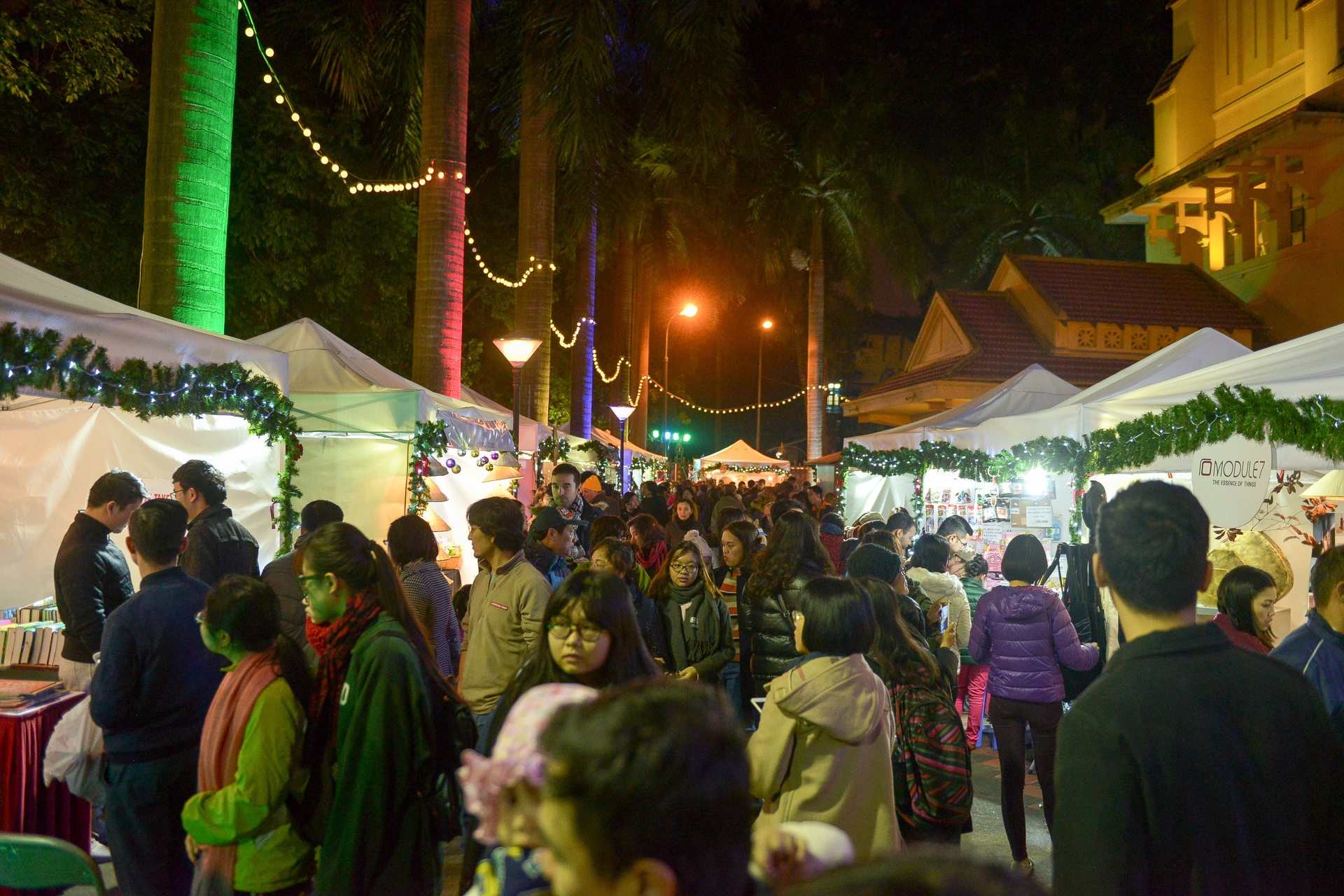 Hoi cho giang sinh theo phong cach Duc lan dau tien to chuc tai Ha Noi anh 15