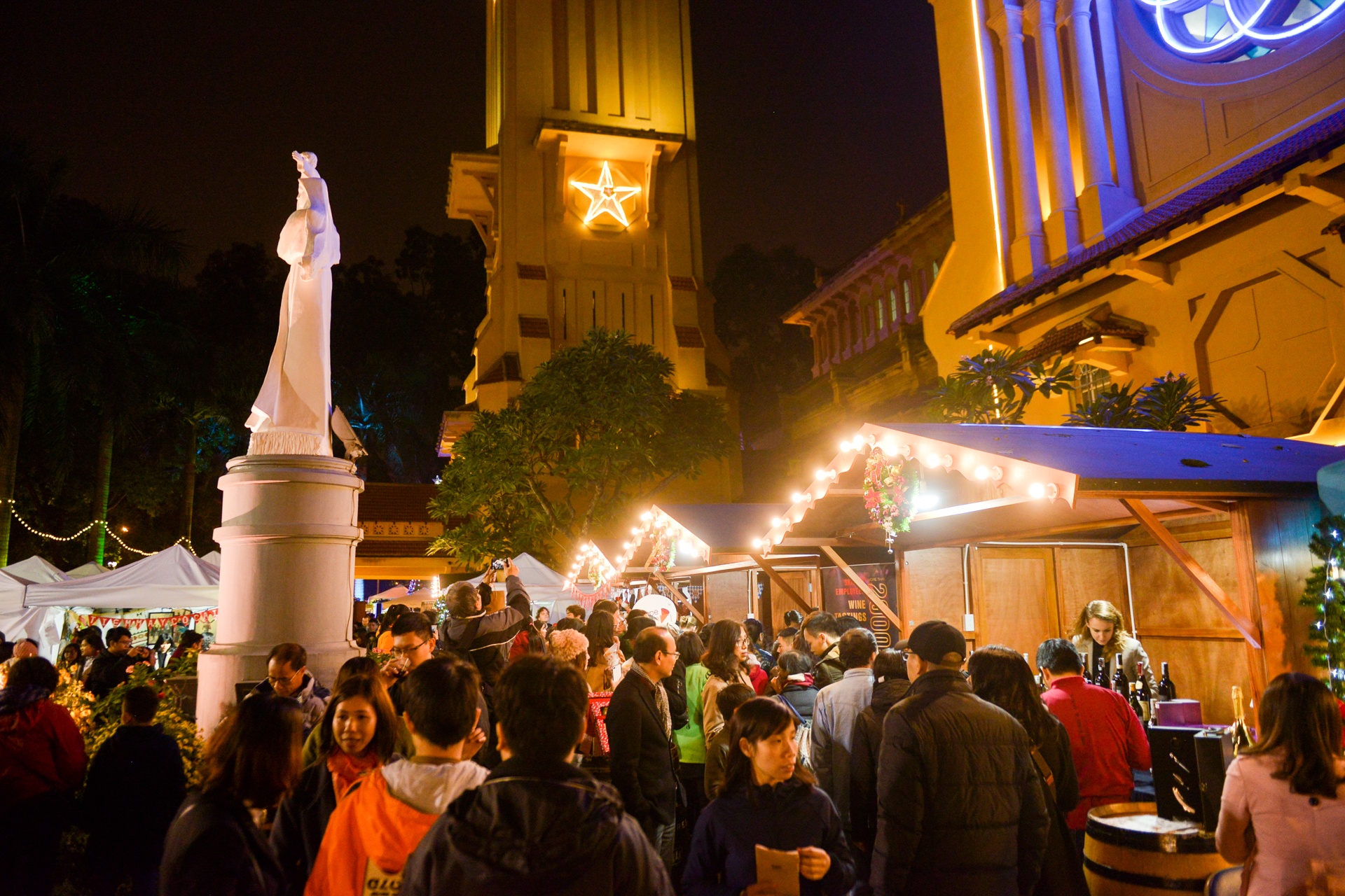 Hoi cho giang sinh theo phong cach Duc lan dau tien to chuc tai Ha Noi anh 3