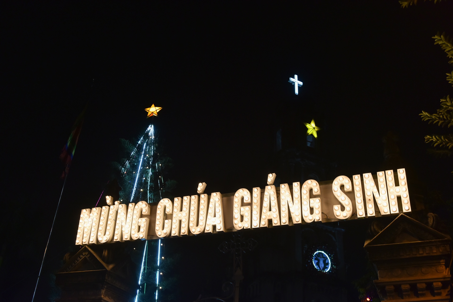 nha tho Ha Noi trang hoang don Noel anh 13