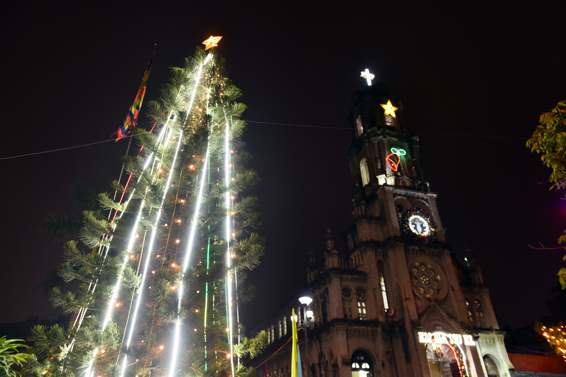 nha tho Ha Noi trang hoang don Noel anh 12