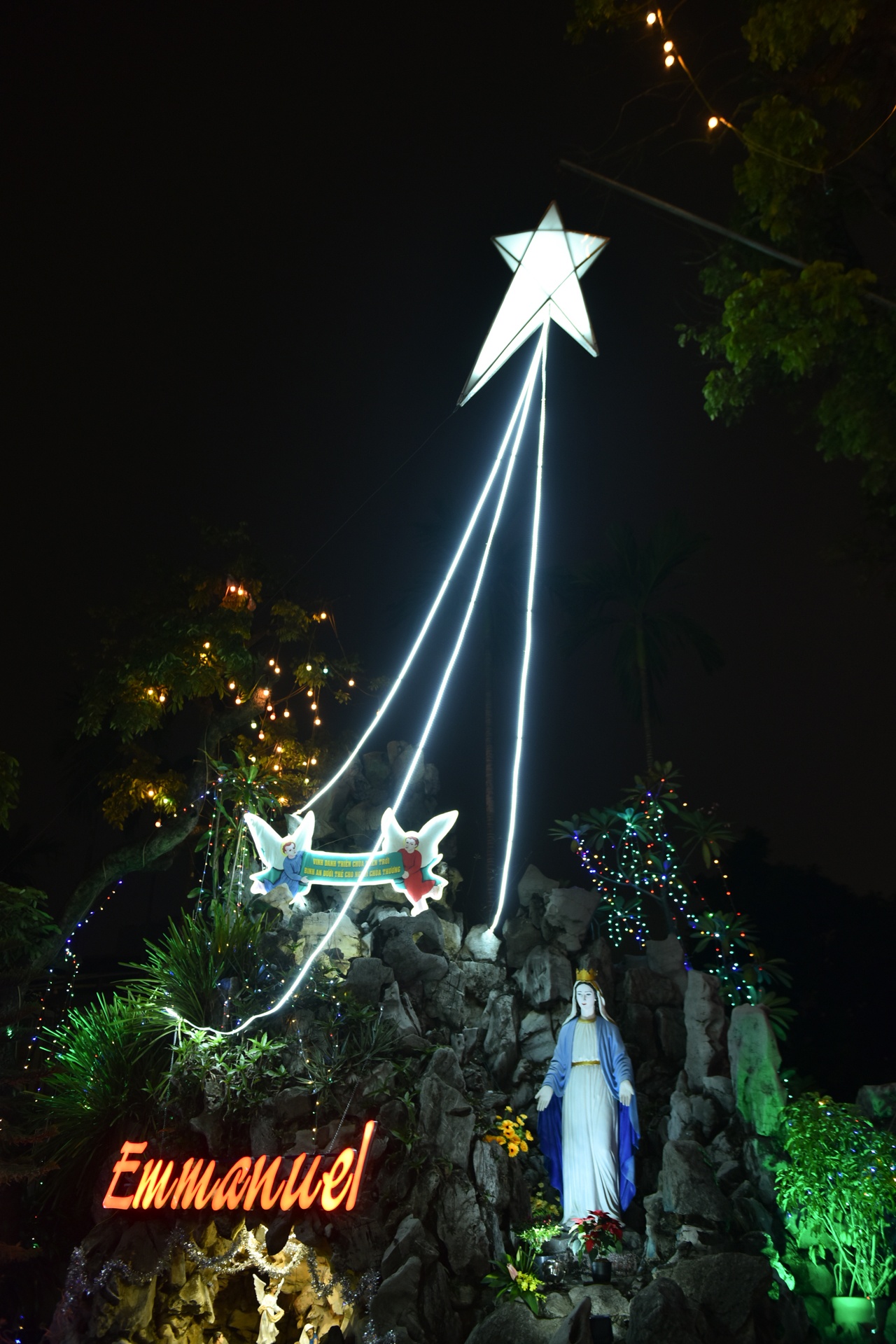 nha tho Ha Noi trang hoang don Noel anh 14