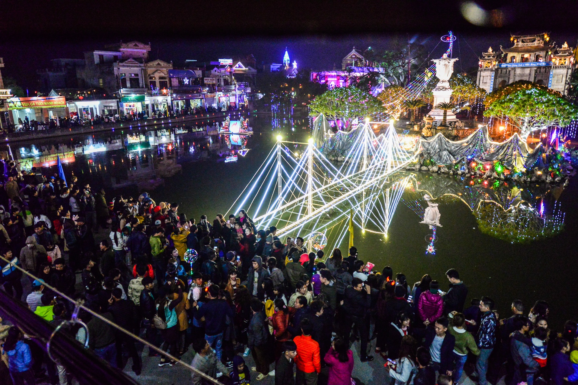 giang sinh o nha tho da Phat Diem anh 1