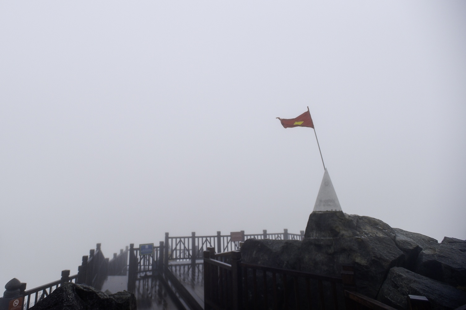 nhiet do fansipan duoi 0 do anh 1