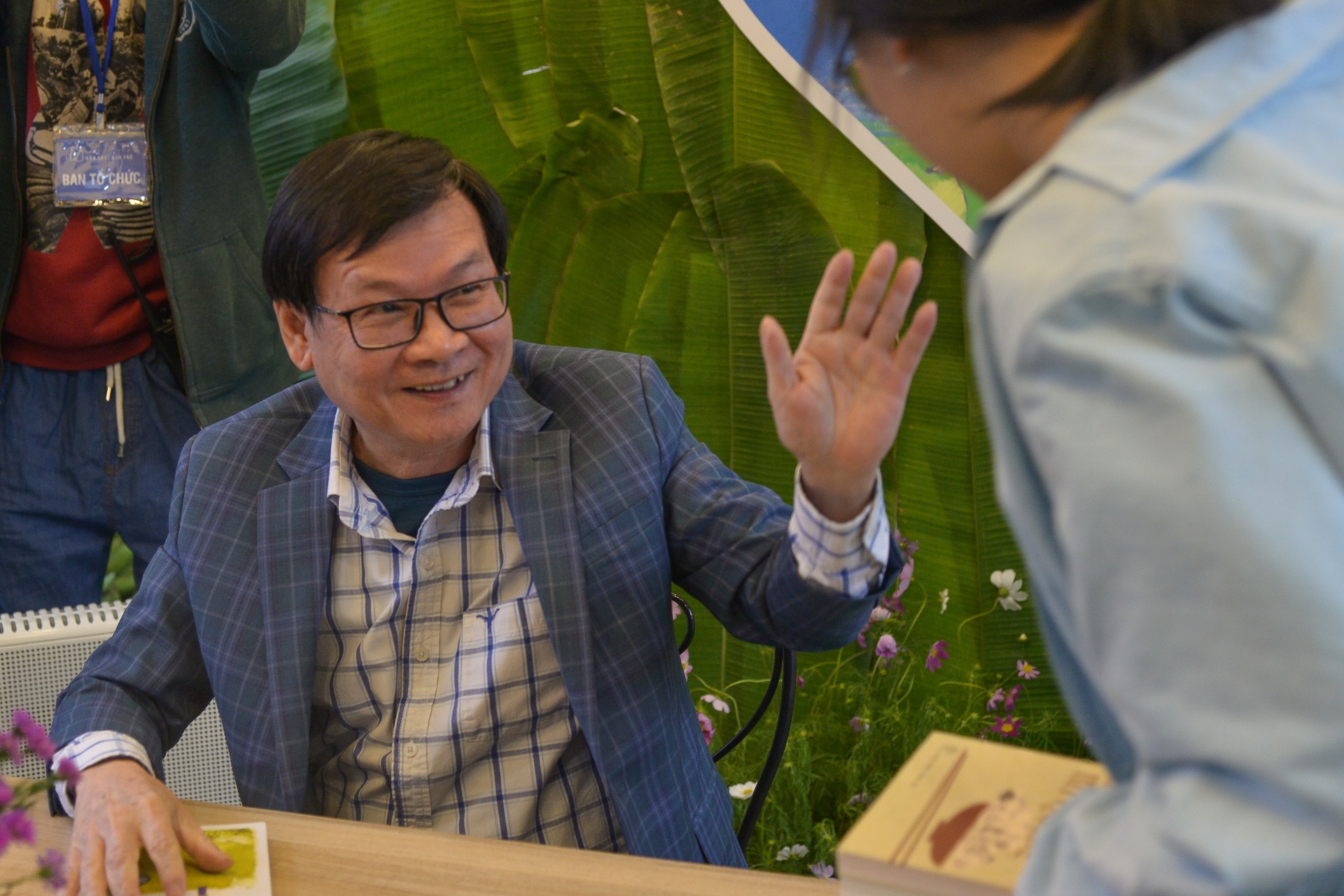 Nha van Nguyen Nhat Anh ky tang sach anh 7