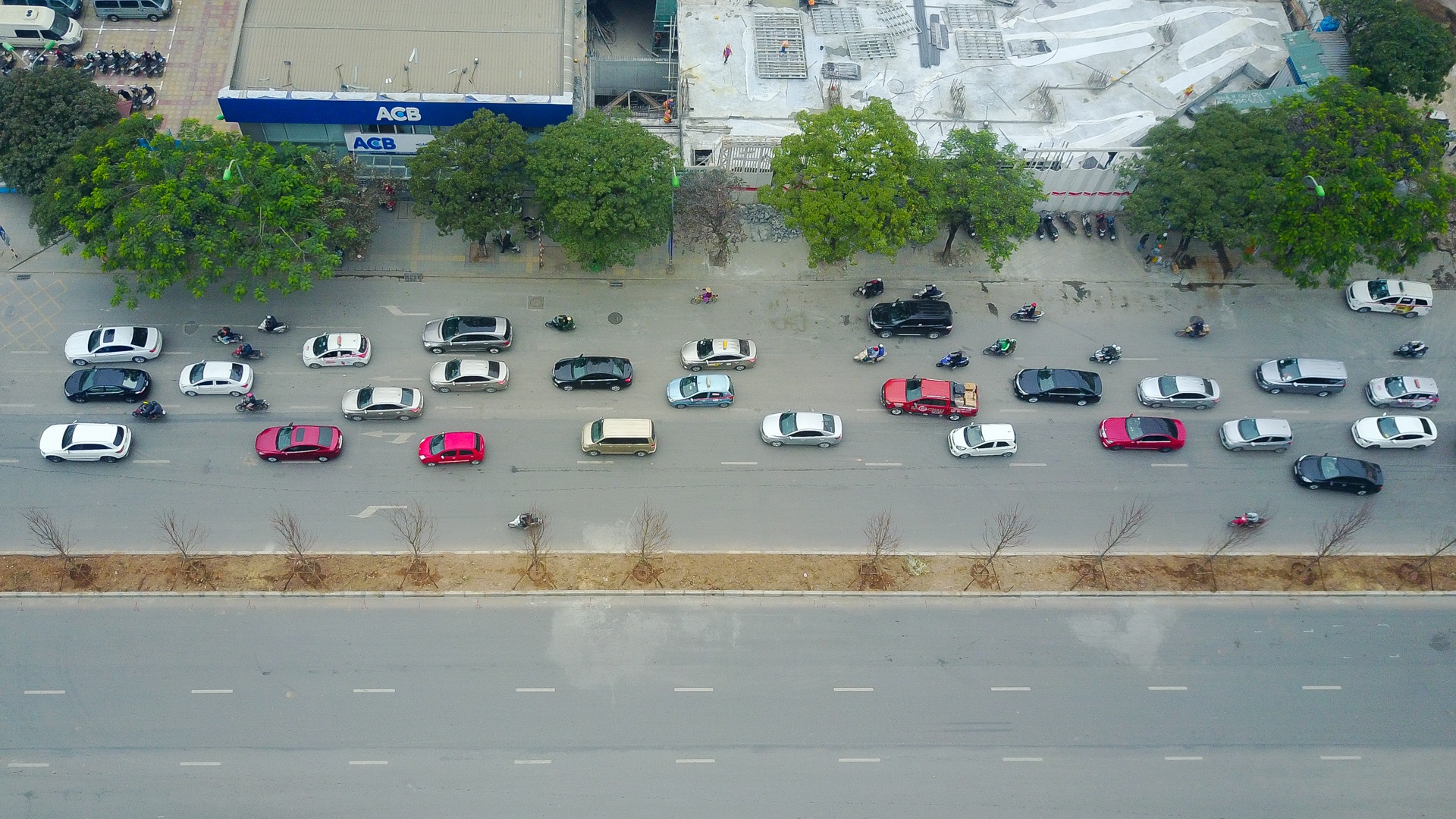 Ha Noi trong cay phong la do anh 3