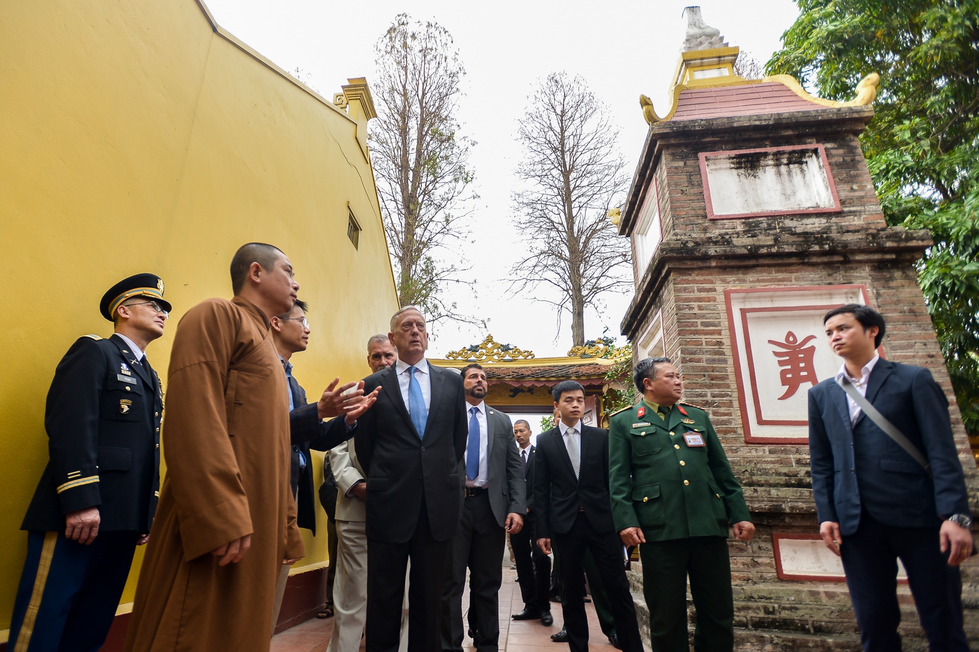 Bo truong Quoc phong My James Mattis tham chua Tran Quoc anh 5