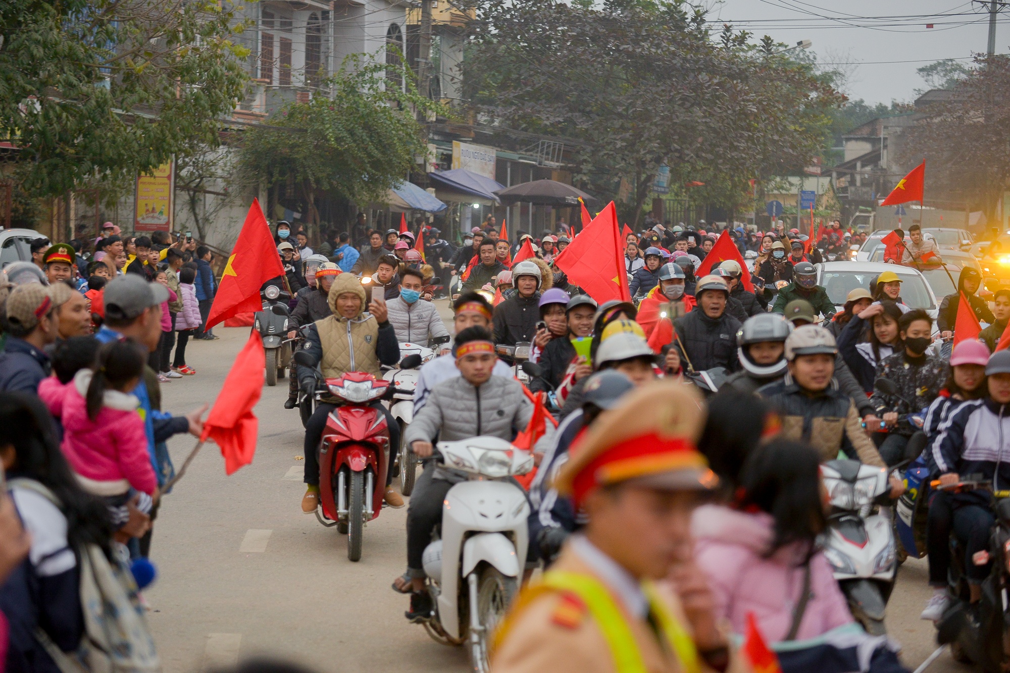 Xuan Truong tro ve que nha o Tuyen Quang anh 2