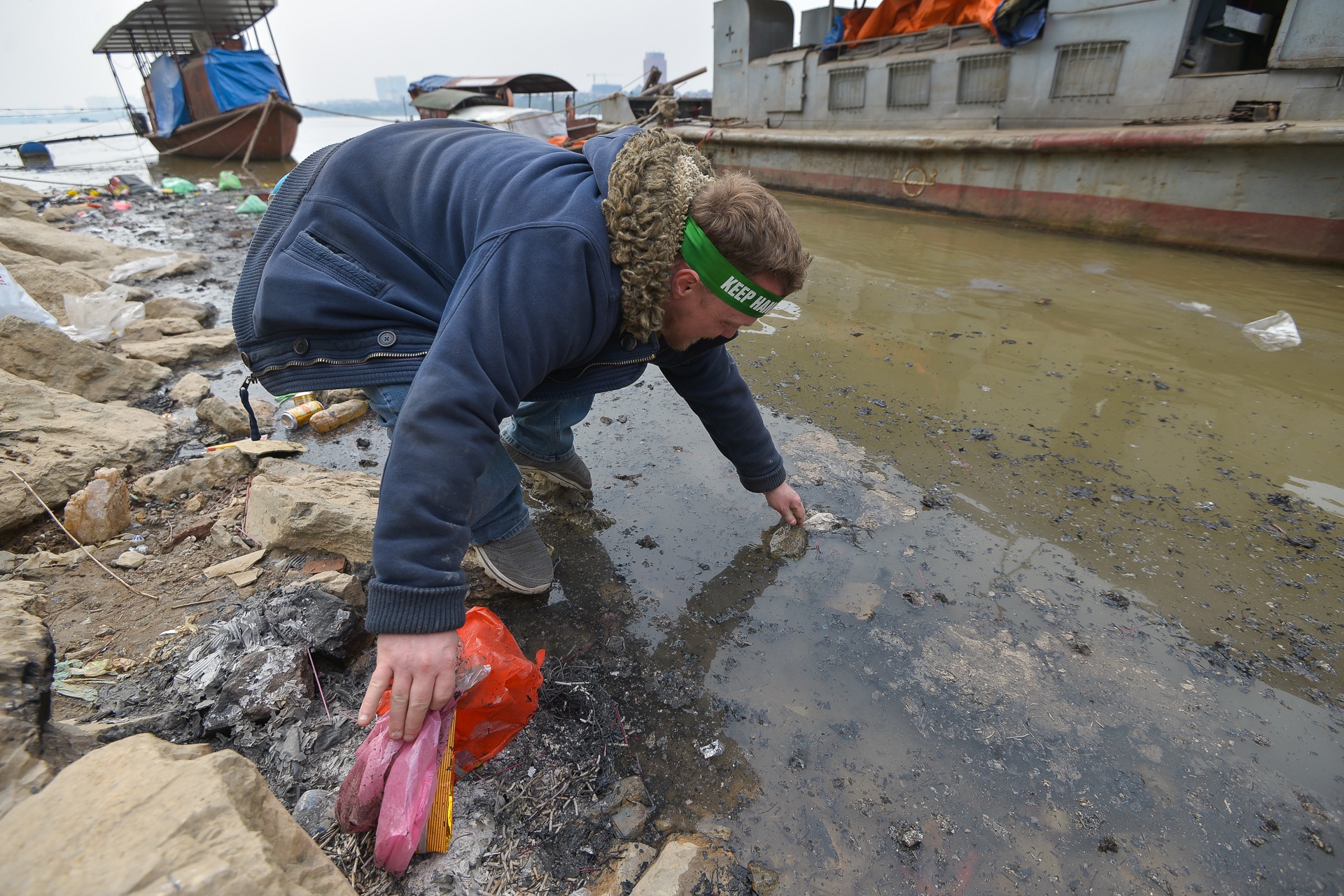 thu gom rac thai ngay tet ong cong ong tao anh 5