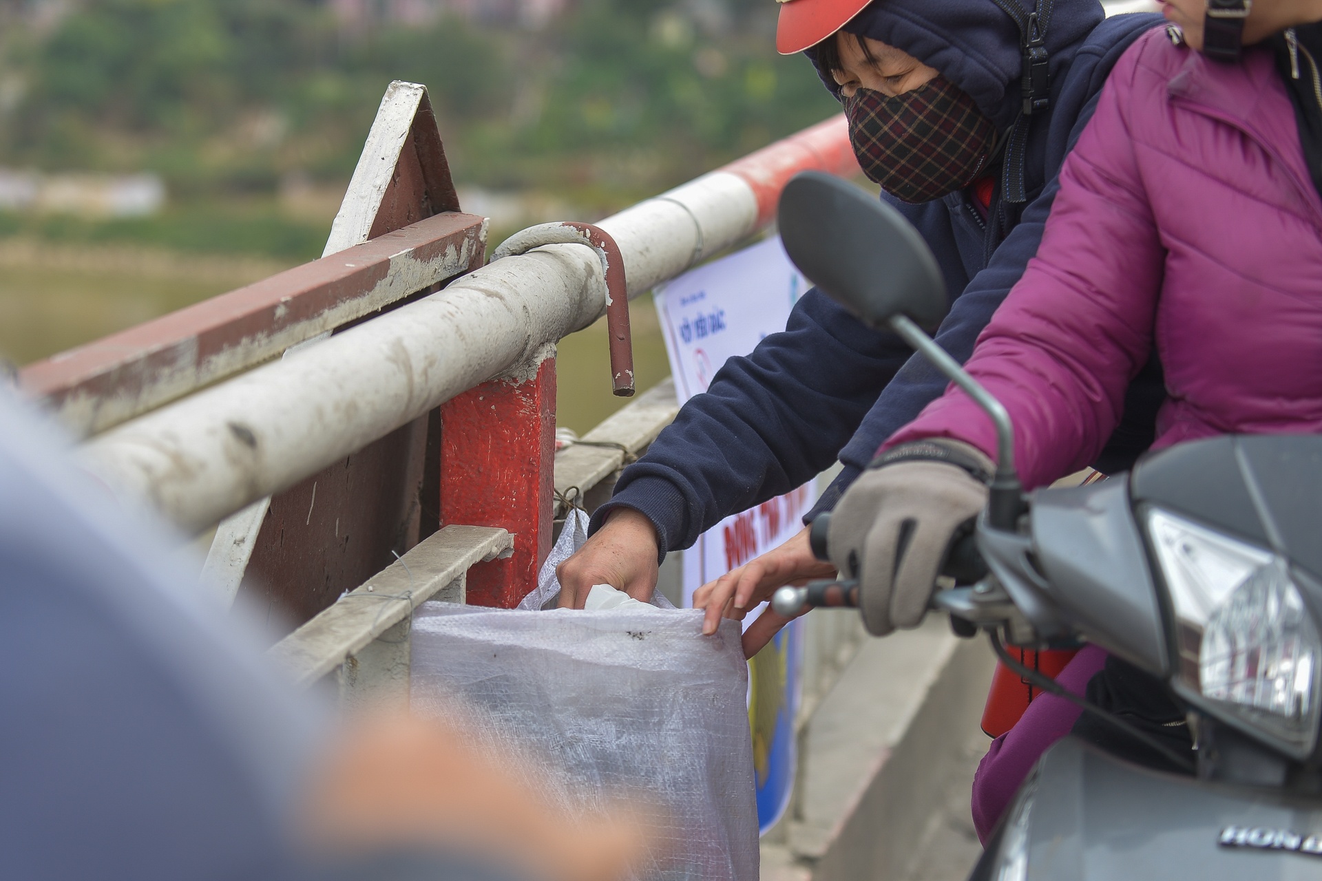 thu gom rac thai ngay tet ong cong ong tao anh 6