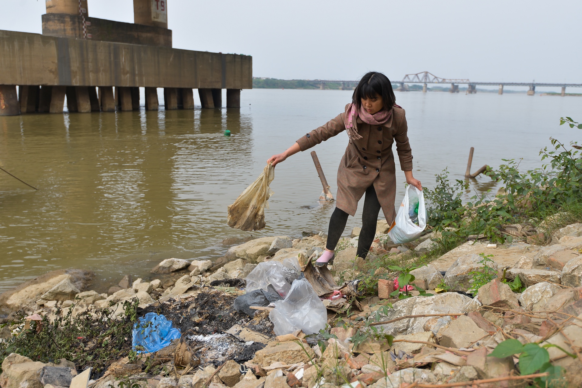 thu gom rac thai ngay tet ong cong ong tao anh 9