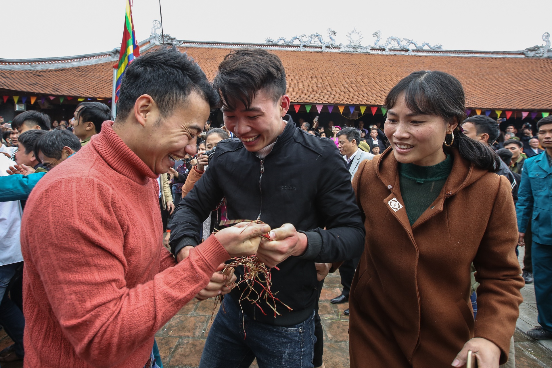 cuop chieu hoi duc but anh 14