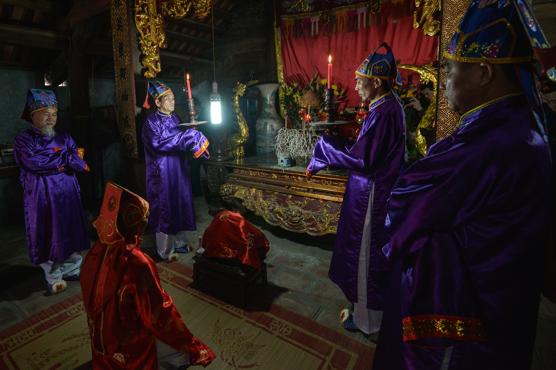 cuop chieu hoi duc but anh 1