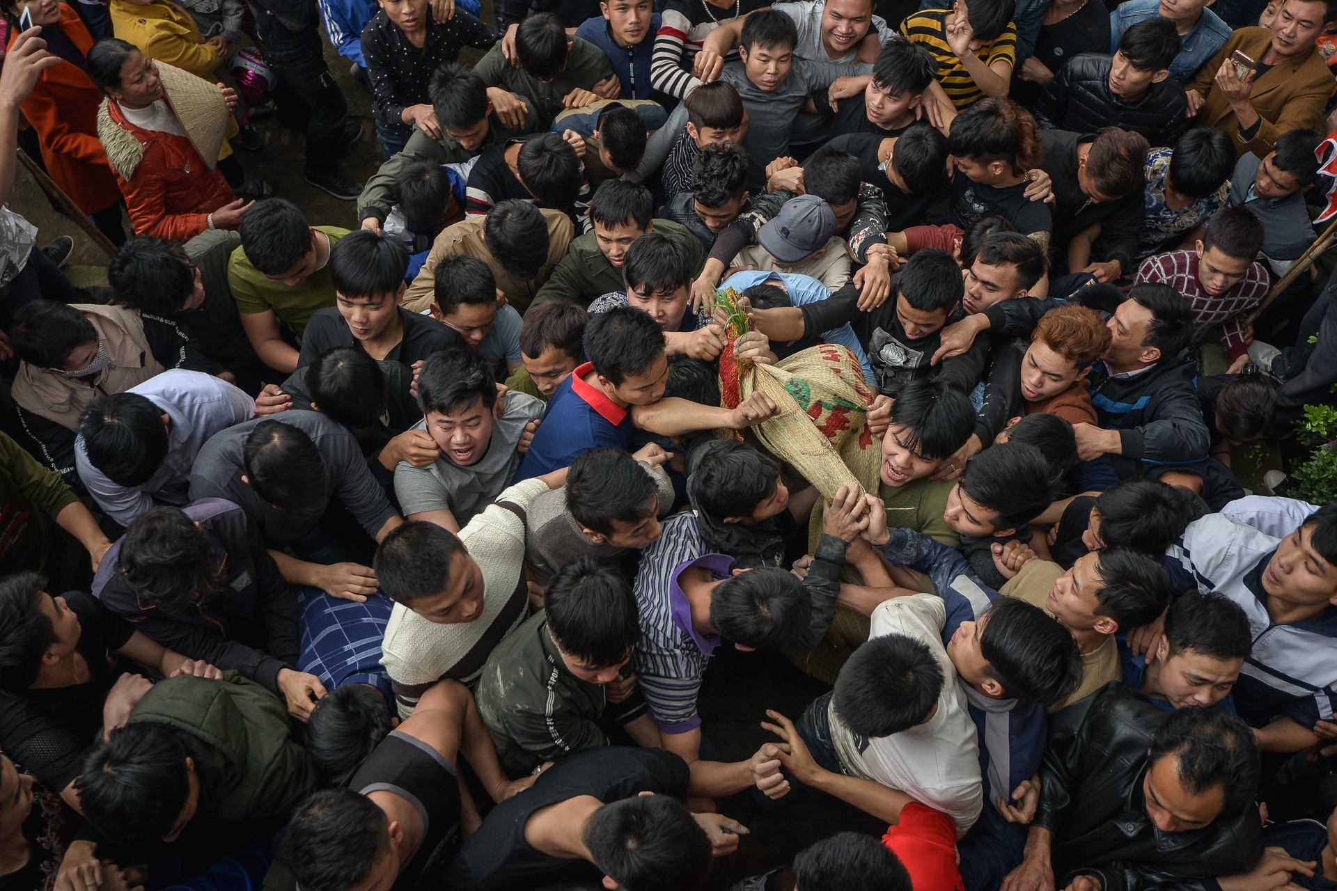 cuop chieu hoi duc but anh 5