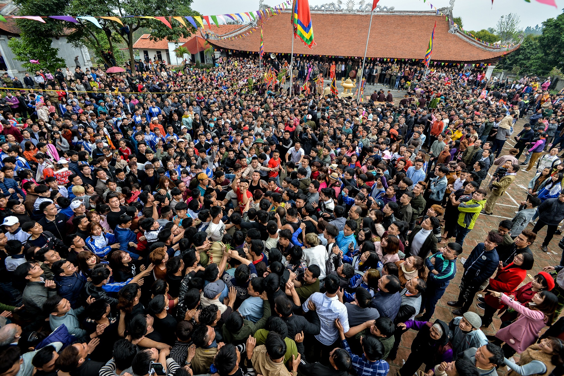 cuop chieu hoi duc but anh 7