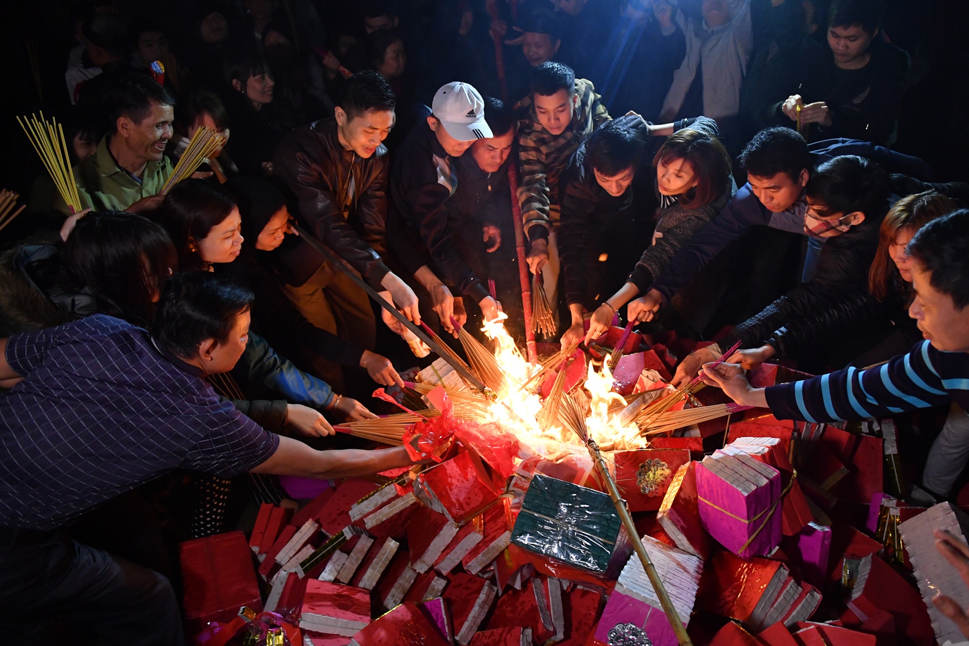 đốt vàng mã ảnh 26 dot vang ma anh 26