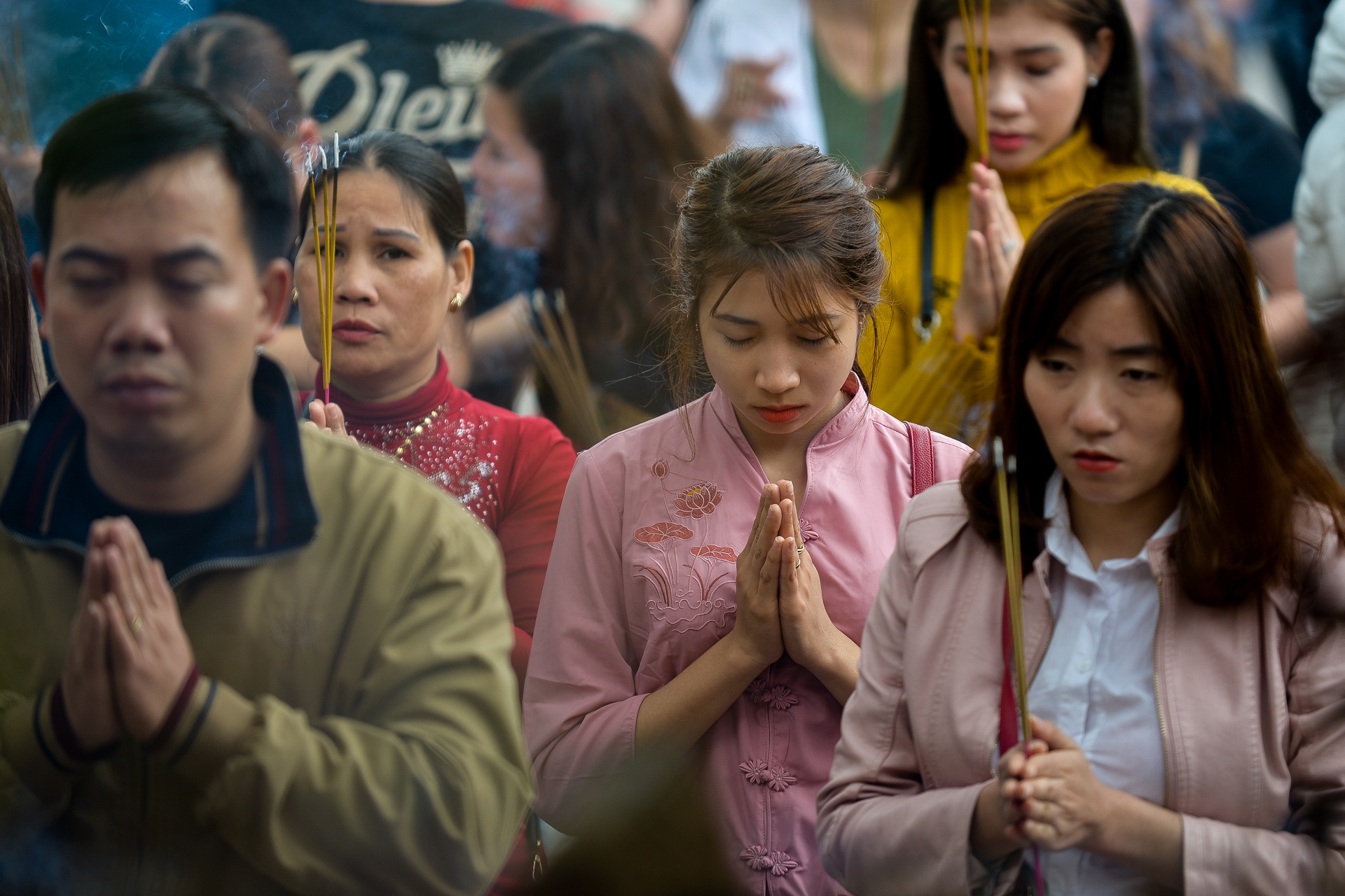 Thanh thoi di 'vay va xin' loc o den Ba Chua Kho hinh anh