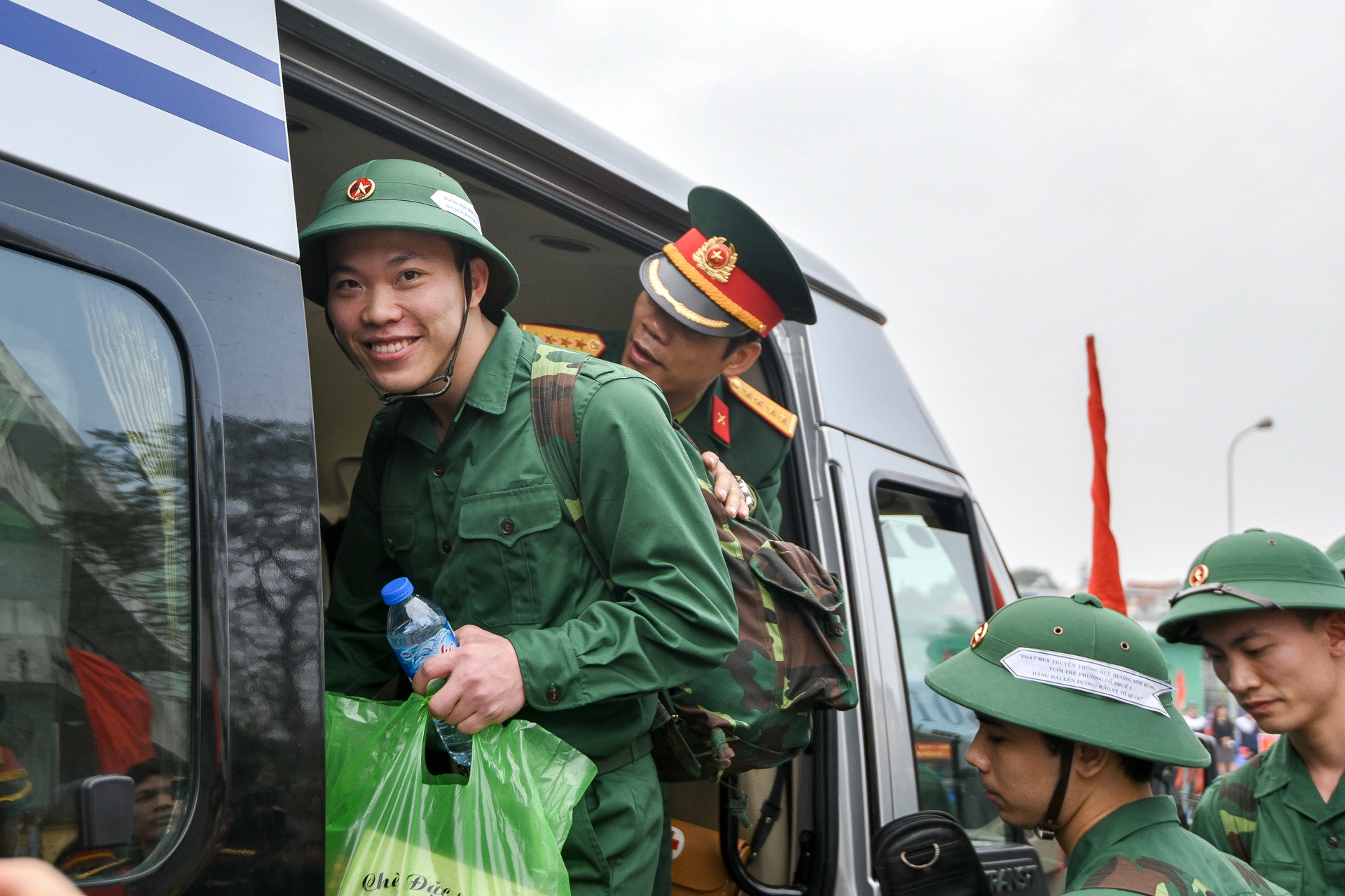 cử nhân nhập ngũ ảnh 34 cu nhan nhap ngu anh 34