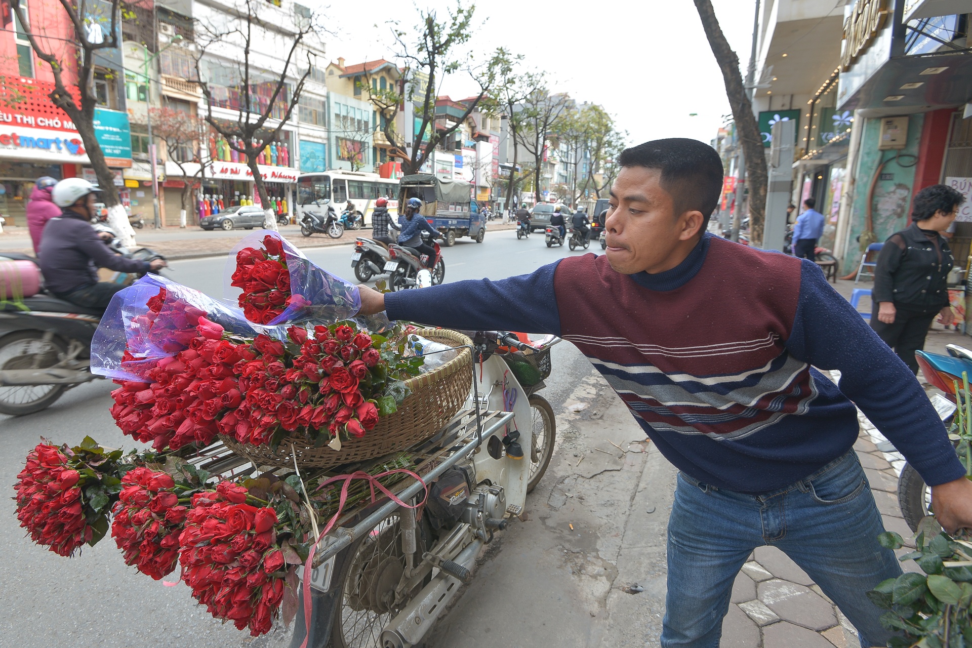 nam gioi mua qua tang ngay 8 thang 3 anh 12