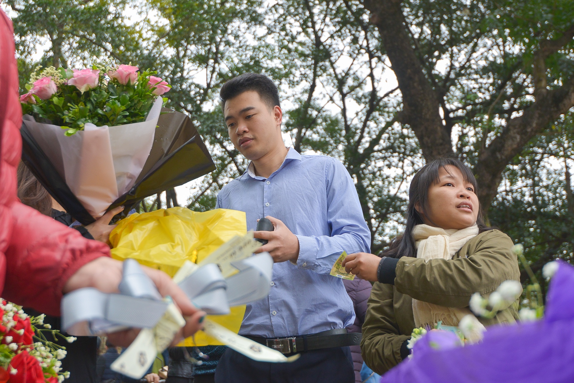 nam gioi mua qua tang ngay 8 thang 3 anh 8