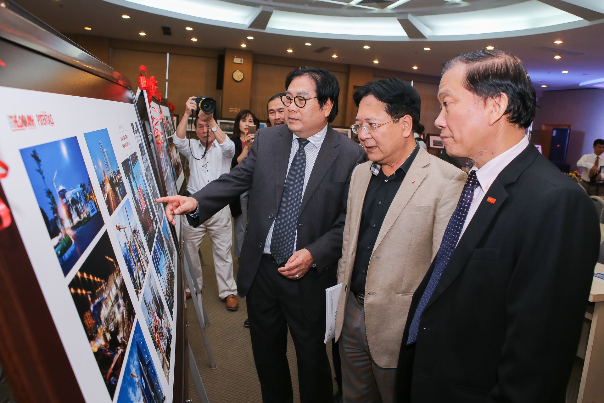 trien lam Viet nam ngay nay anh 1