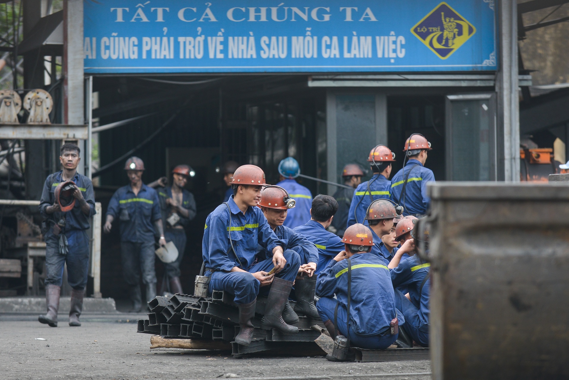 cuoc song nguoi tho mo anh 9