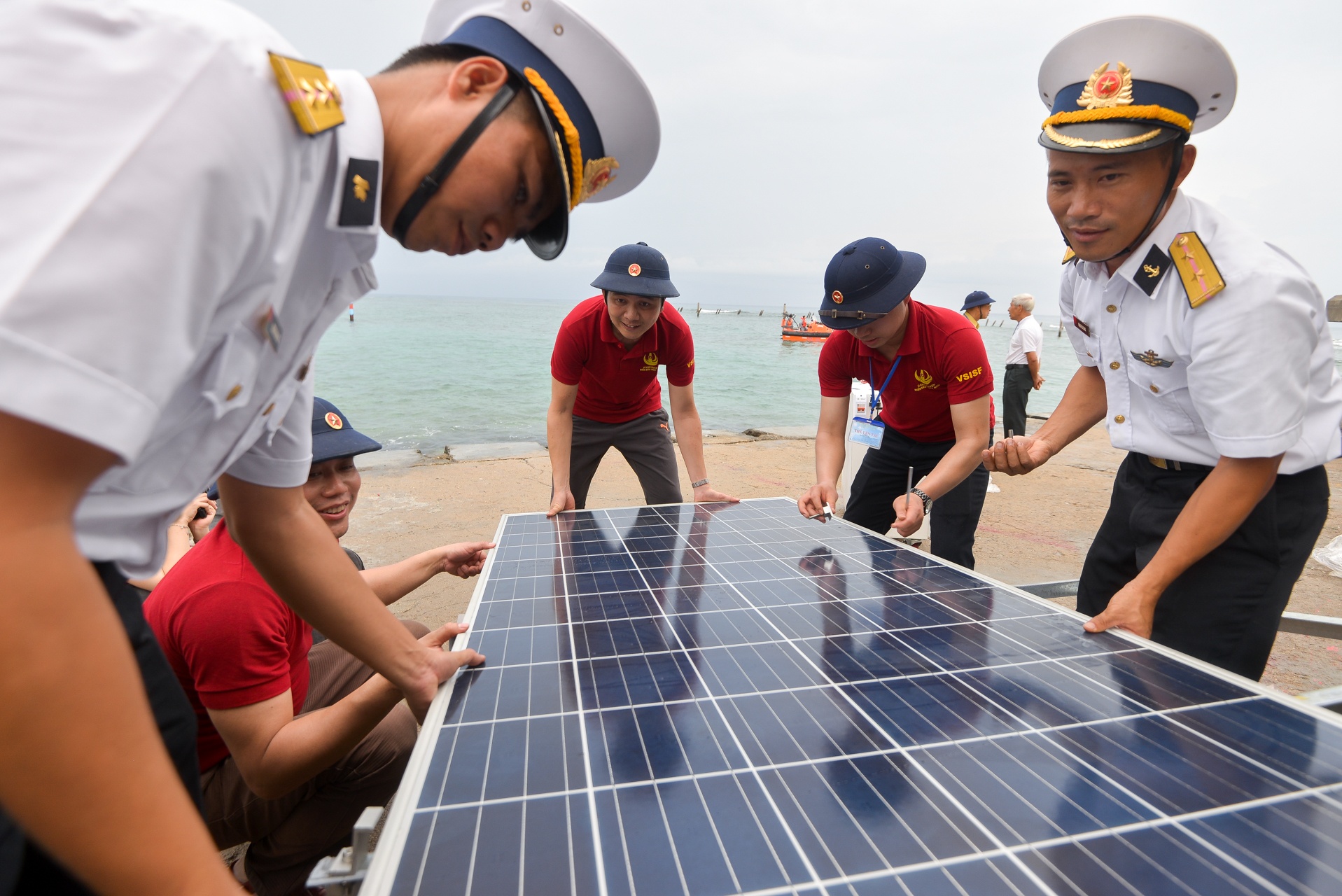 kieu bao tham Truong Sa va nha gian DK1 anh 22