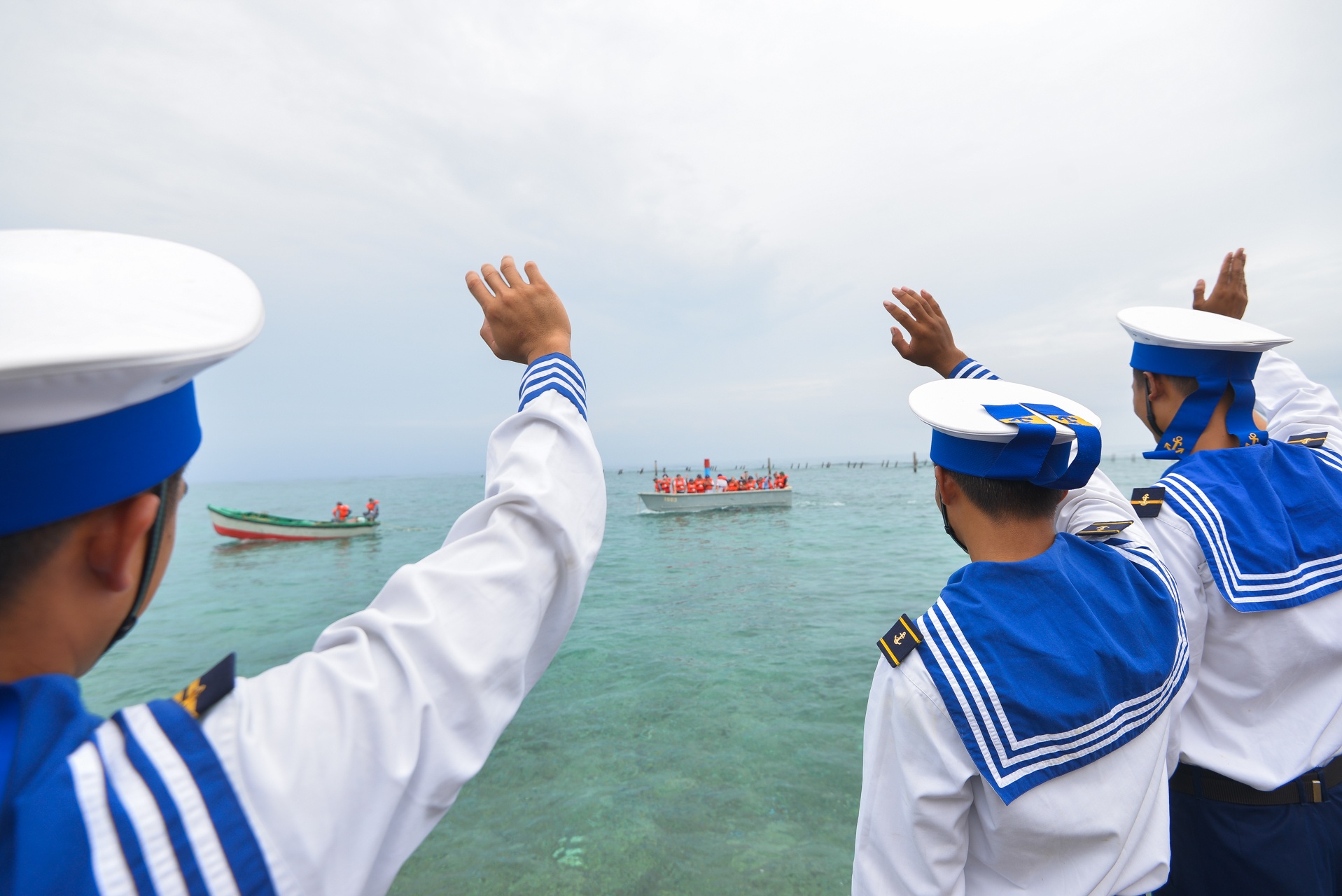 kieu bao tham Truong Sa va nha gian DK1 anh 34