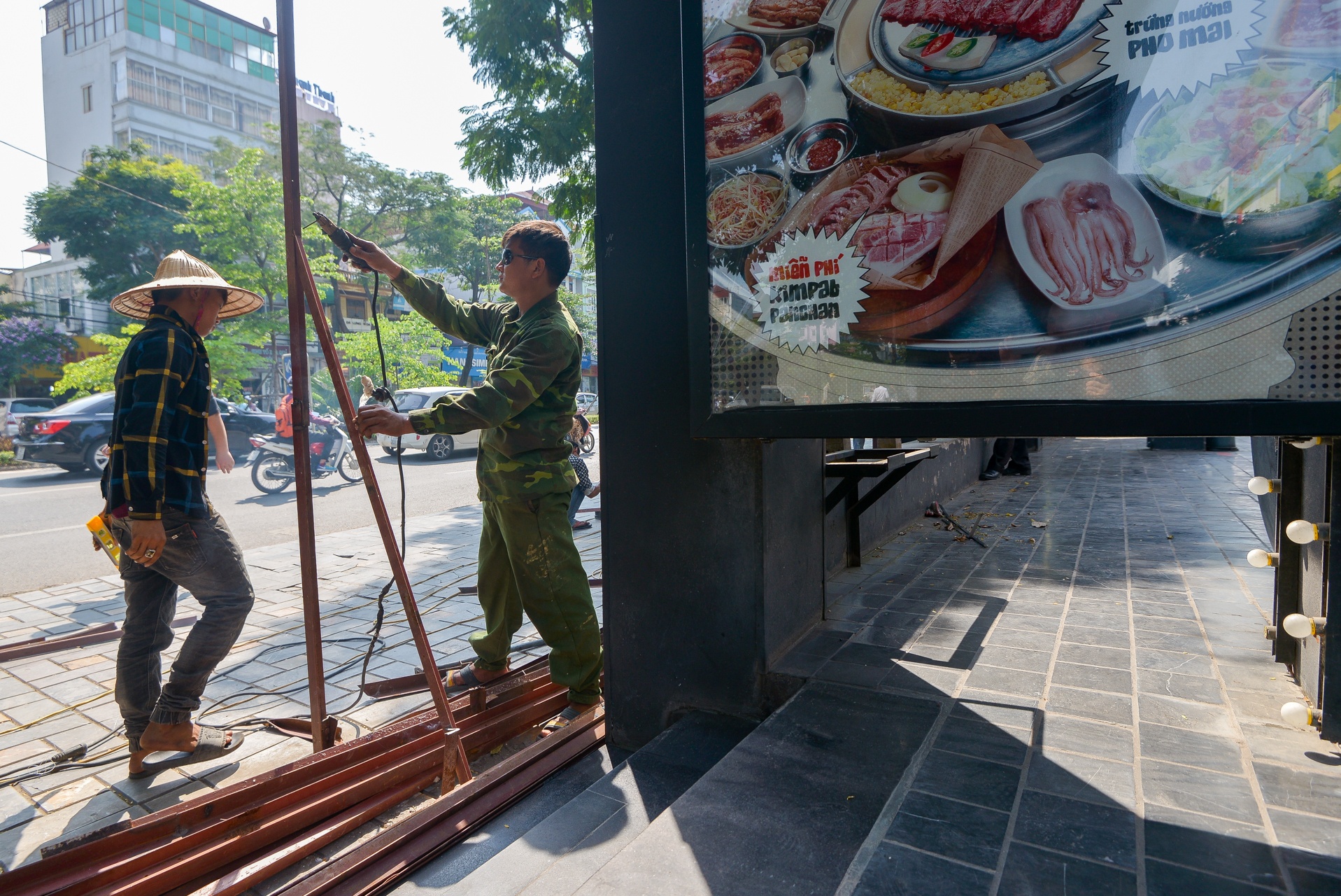 cuong che pha do cac cong trinh vi pham tai muong Nghia Do anh 9