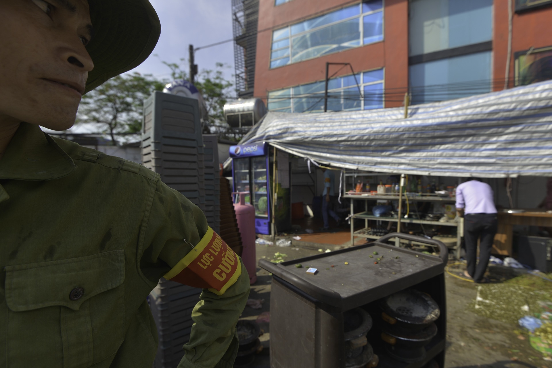 cuong che pha do cac cong trinh vi pham tai muong Nghia Do anh 13