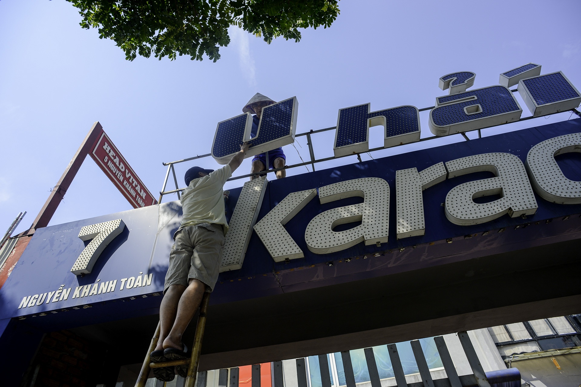 cuong che pha do cac cong trinh vi pham tai muong Nghia Do anh 7