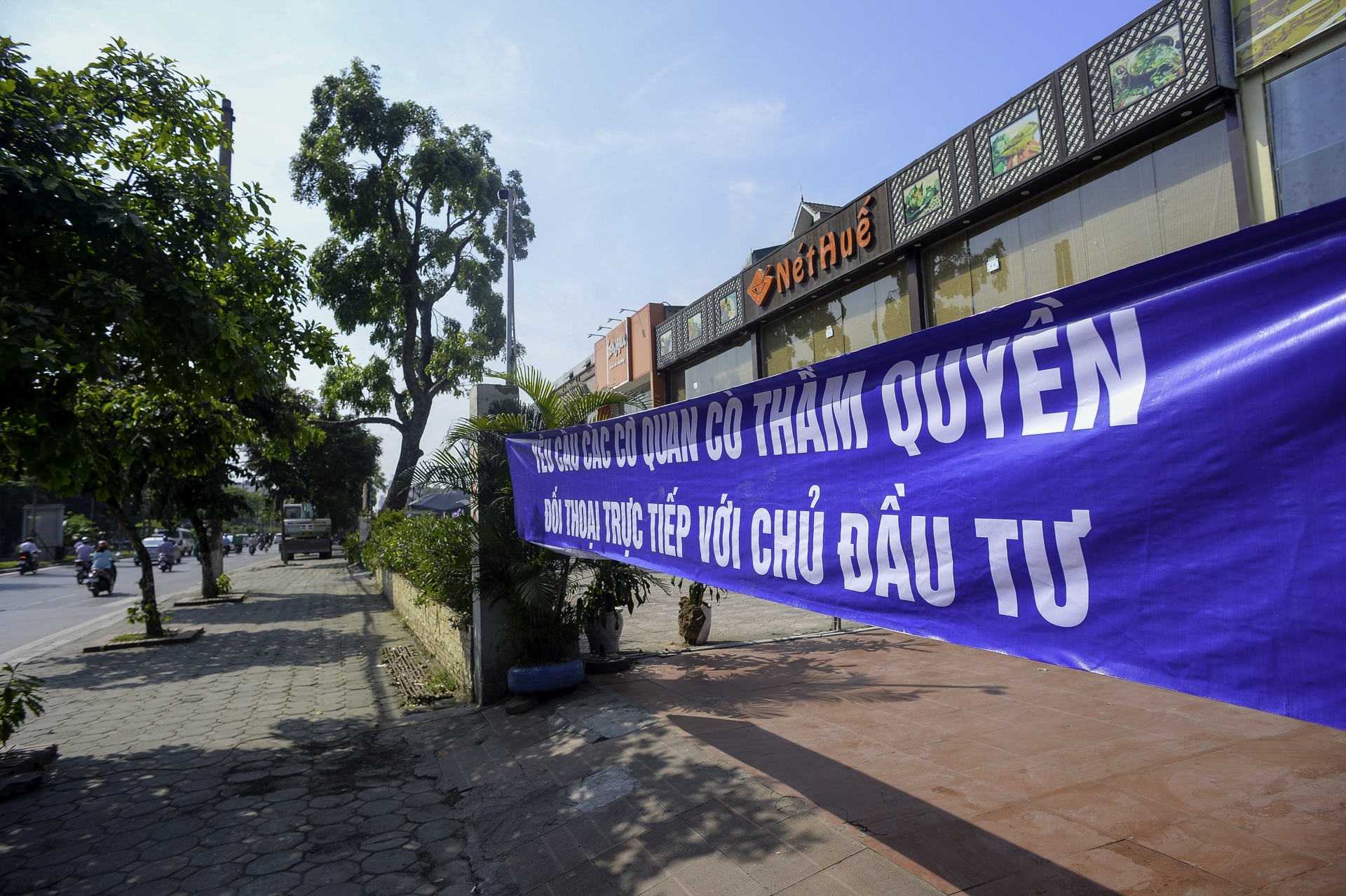 cuong che pha do cac cong trinh vi pham tai muong Nghia Do anh 10