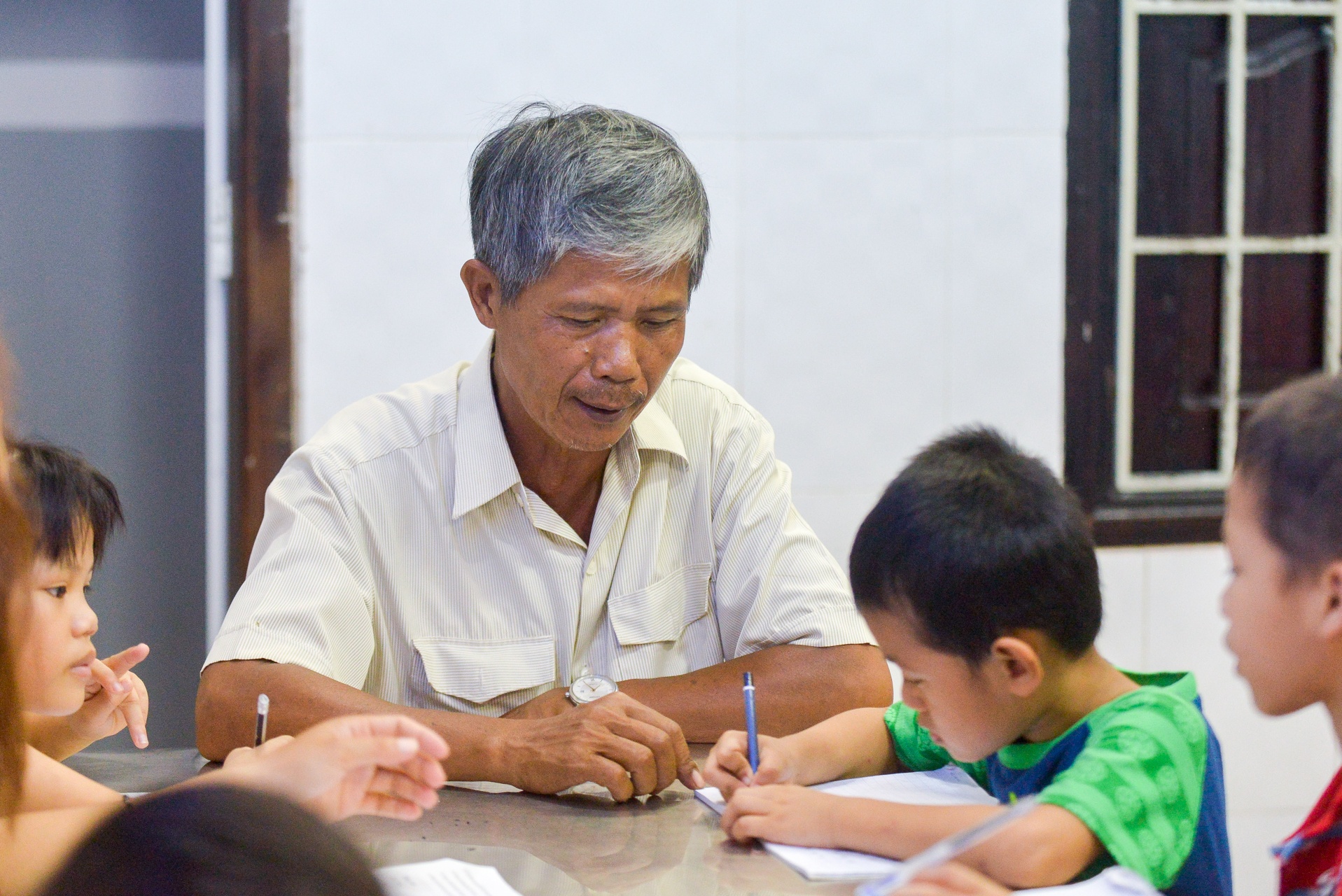 nguoi dan ong chon cat thai nhi anh 1