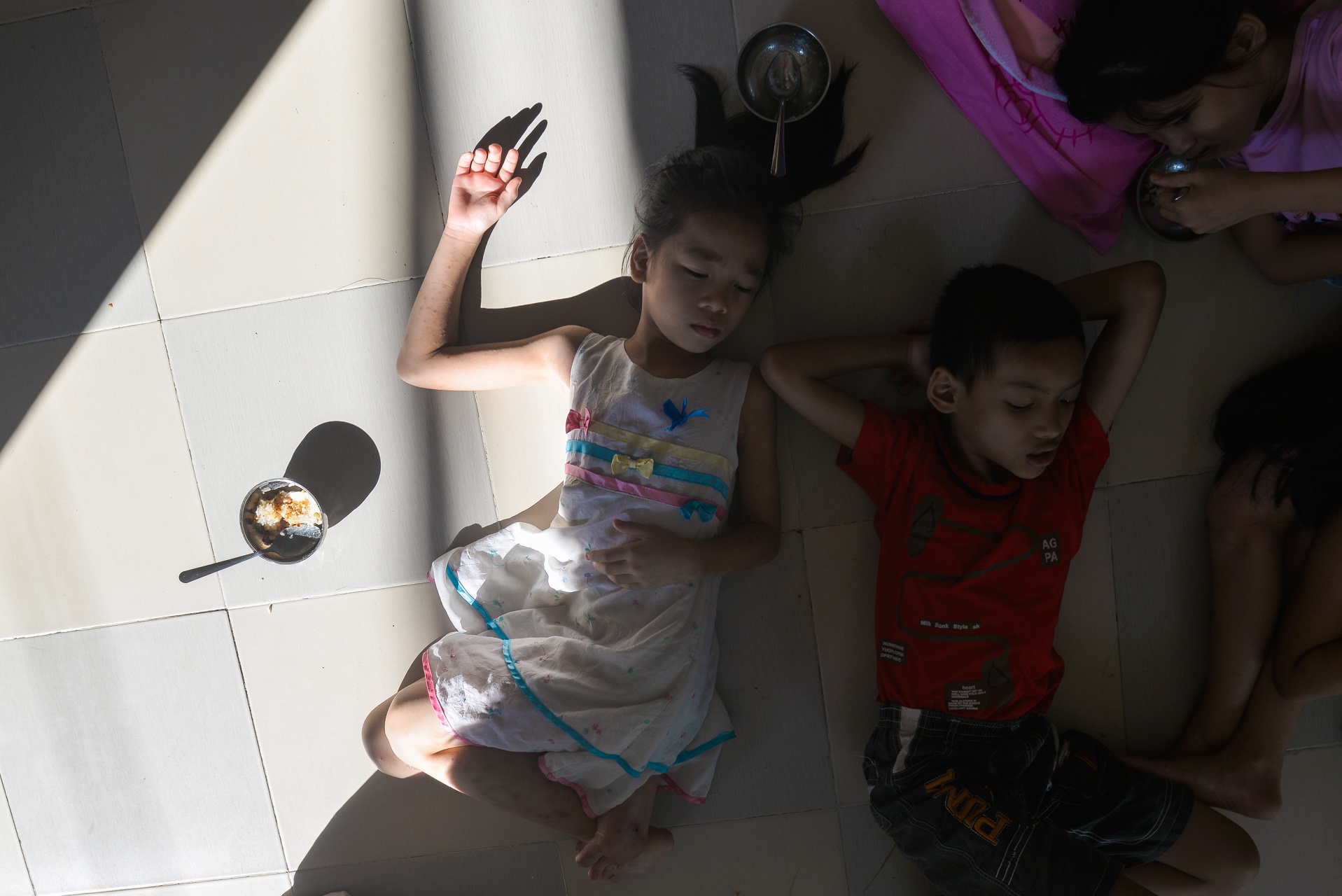 Nguoi cha cua 20 dua tre cuu mang 200 ba bau hinh anh