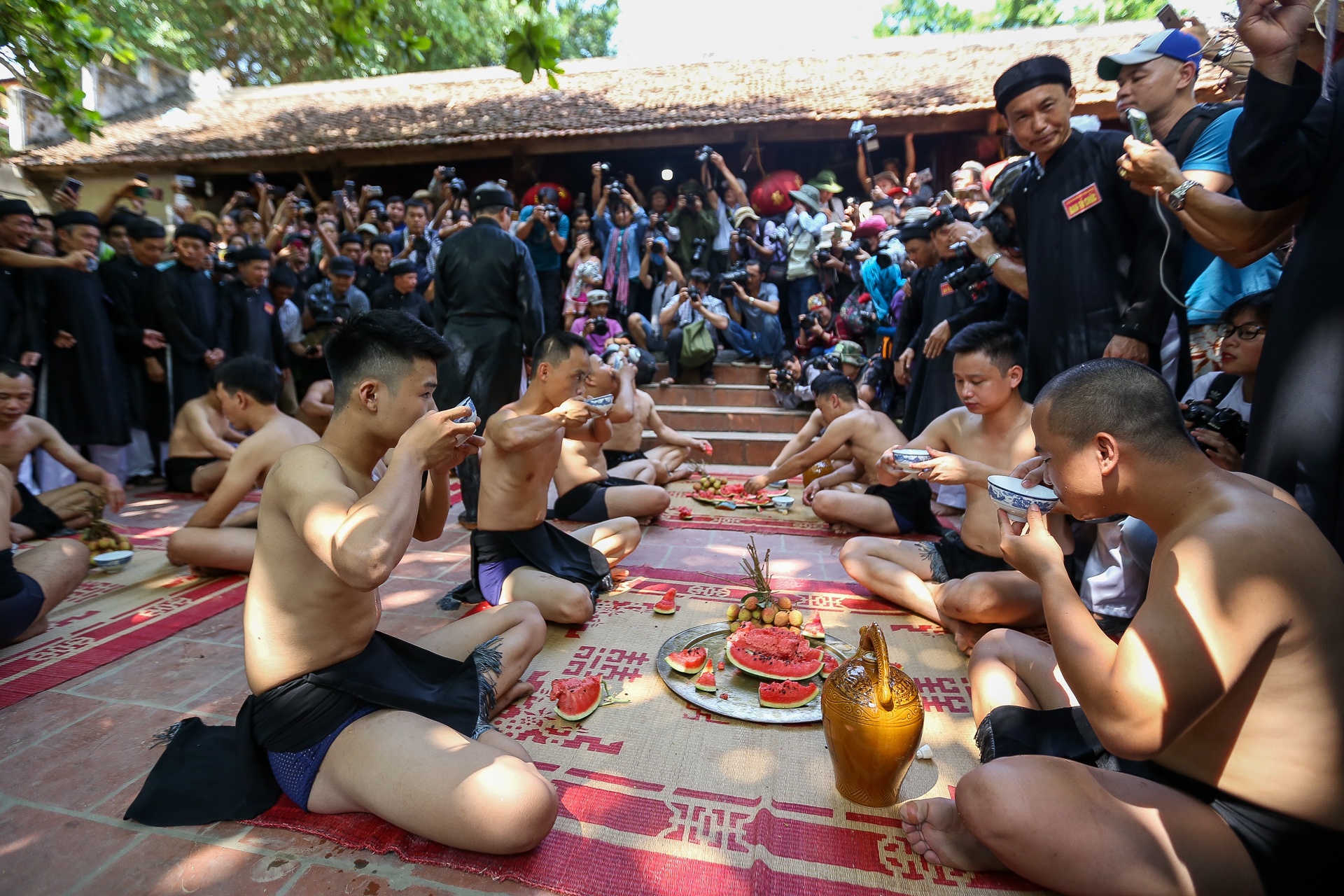 le hoi vat cau bun lang Van anh 3