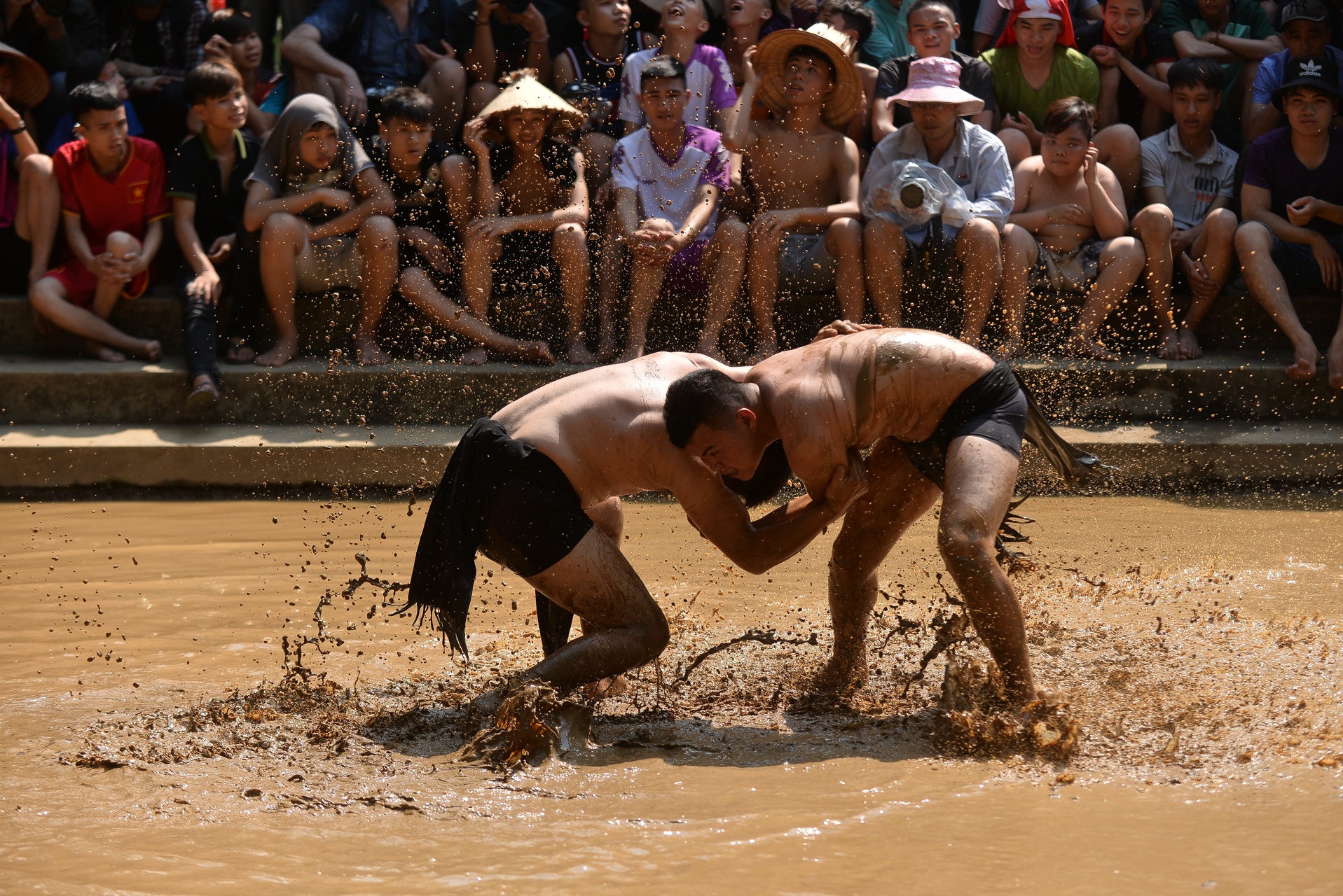 le hoi vat cau bun lang Van anh 6