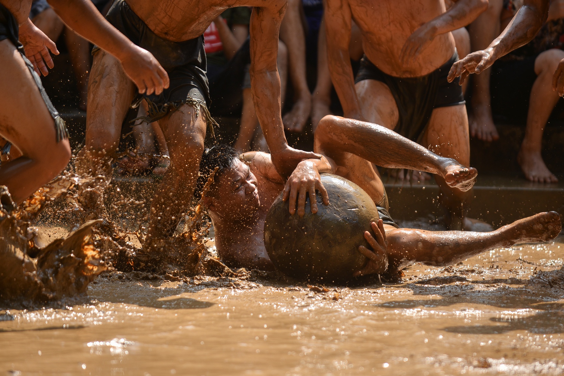 le hoi vat cau bun lang Van anh 8