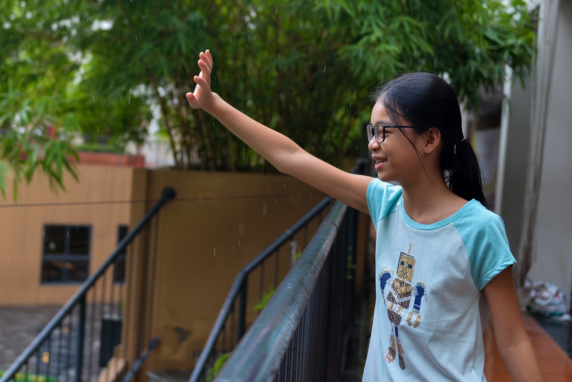 Phu huynh lam bai thi vao lop 6 cung con anh 11