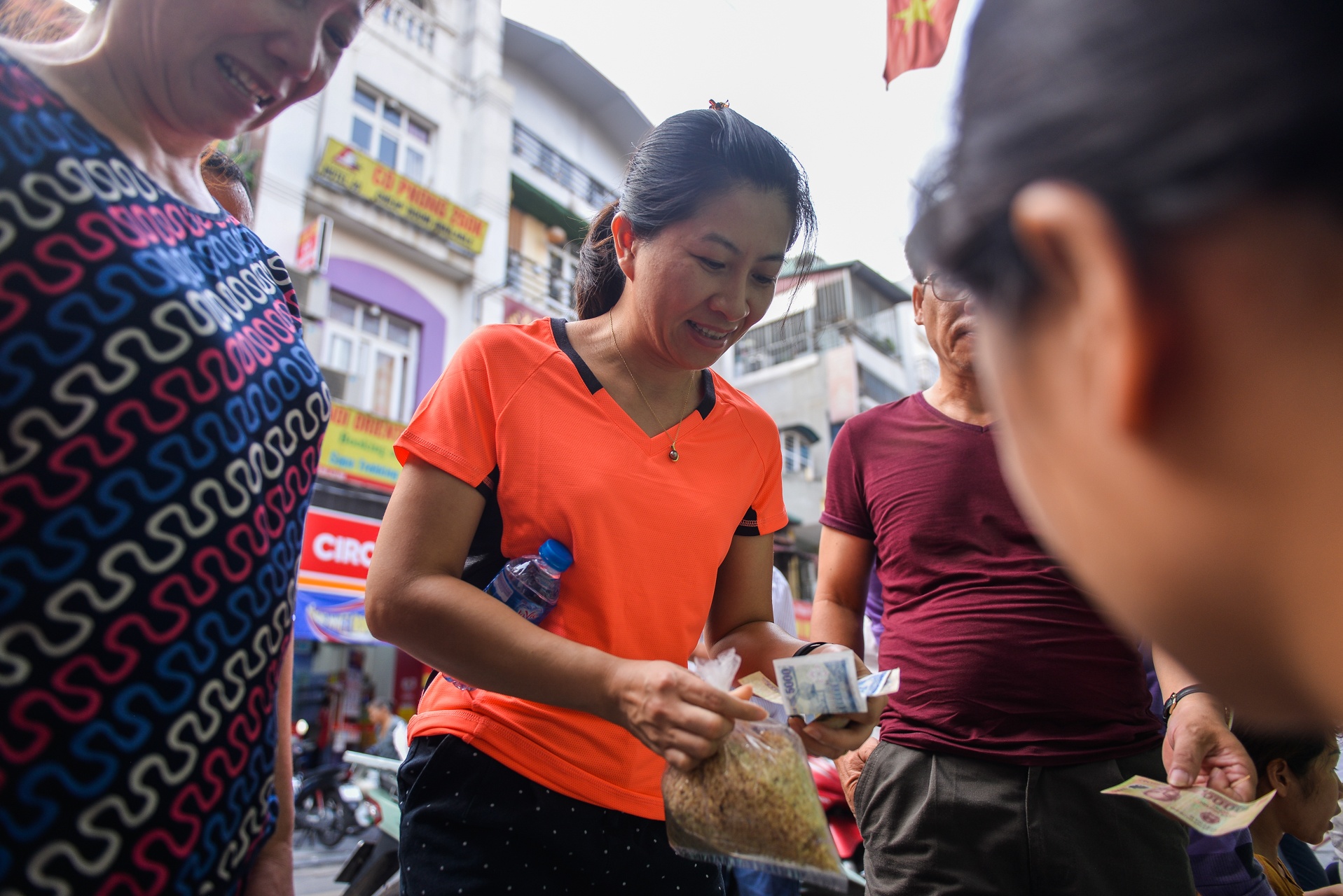 mua le cung ngay Tet Doan Ngo anh 7