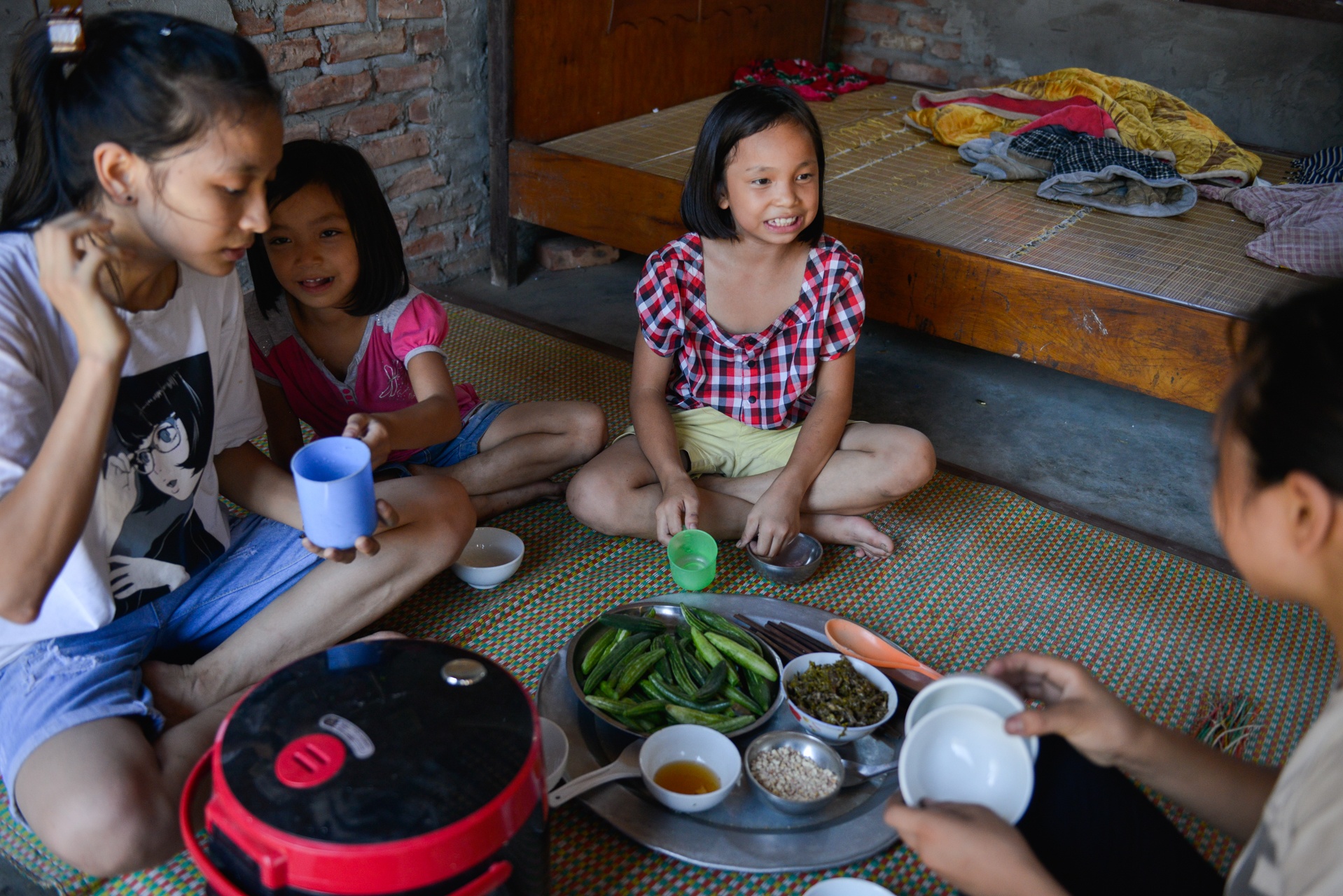 uoc mo thoat ngheo cua co gai 18 tuoi anh 12