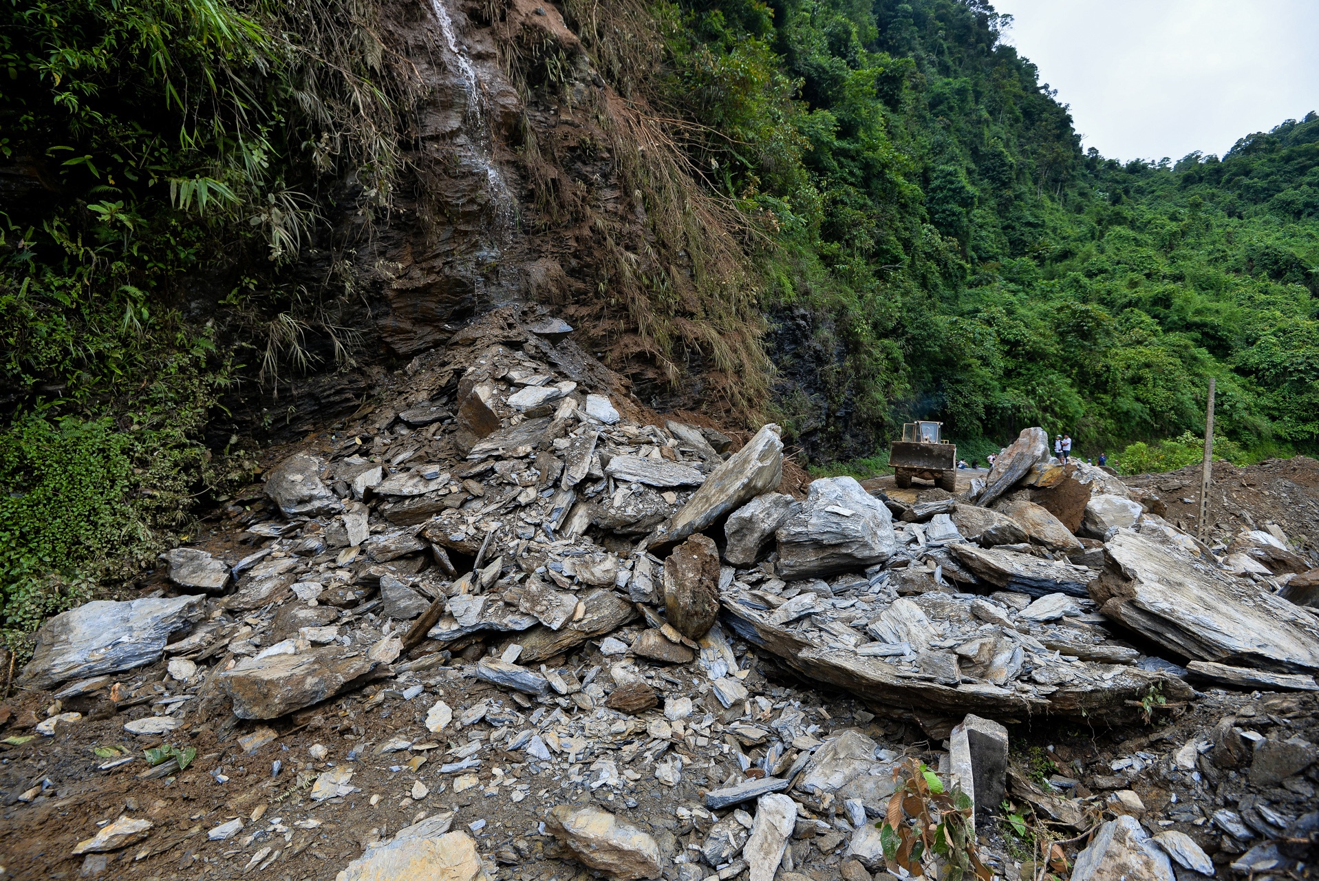 mua lu lam sat lo quoc lo 4C anh 1