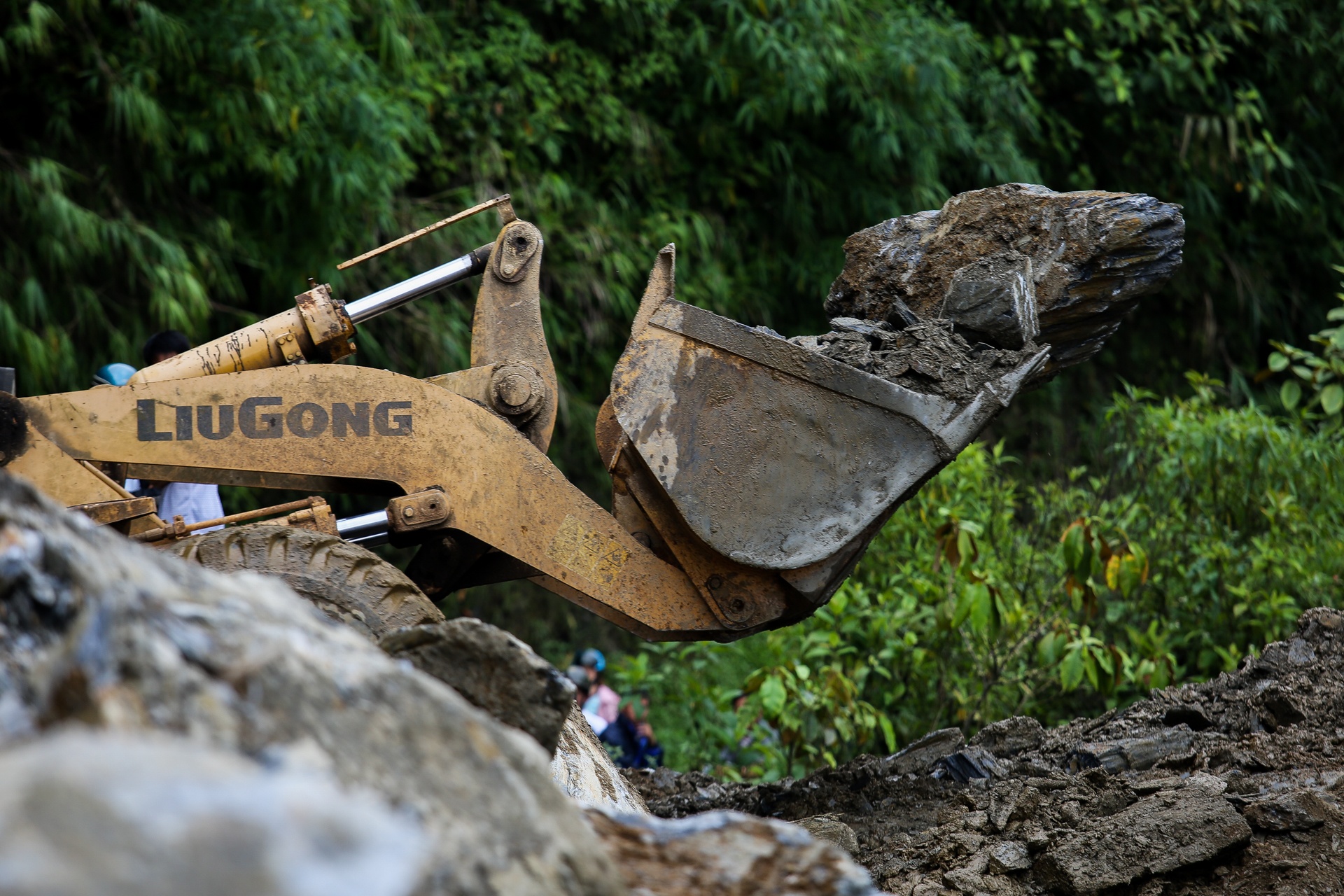 mua lu lam sat lo quoc lo 4C anh 3