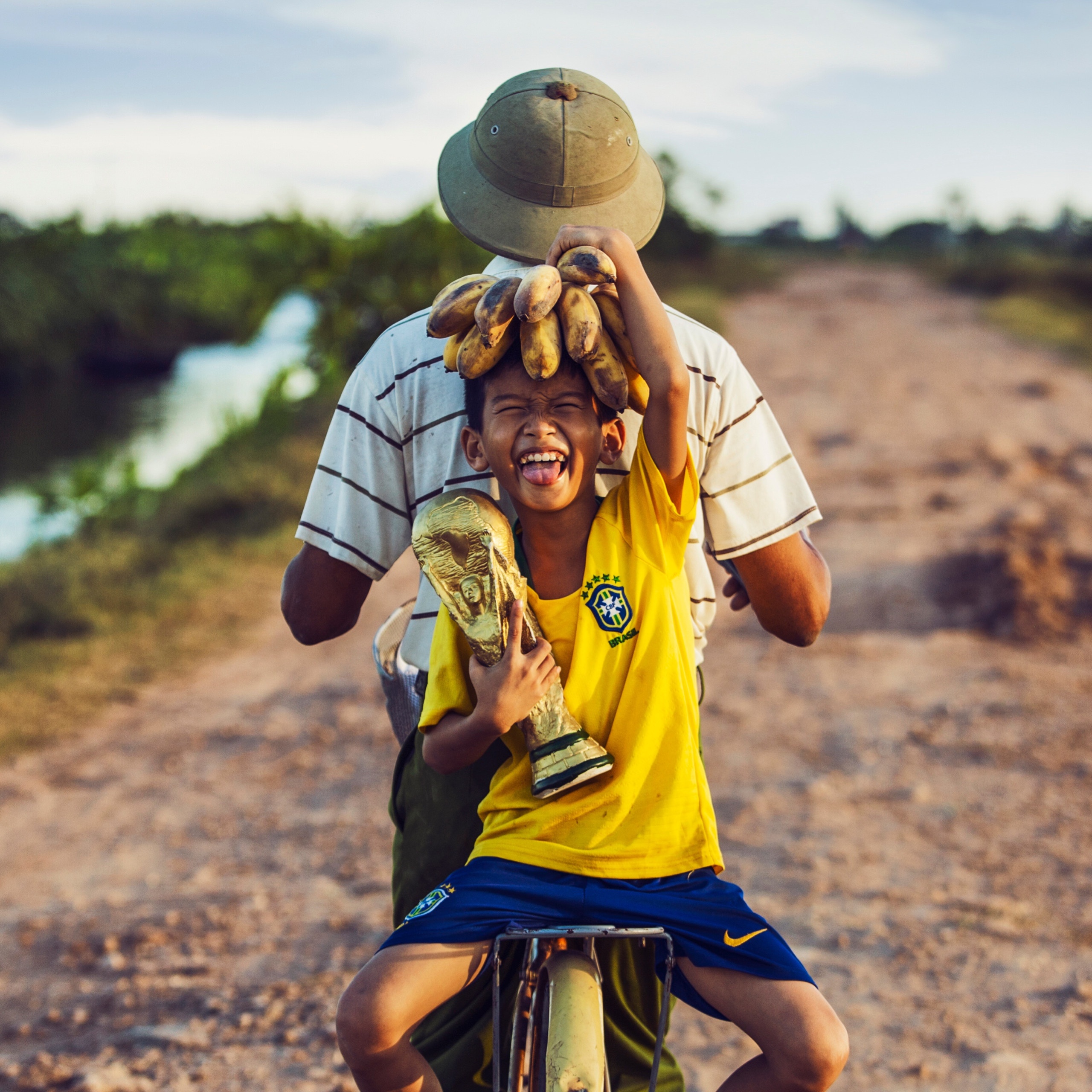 world cup ve tren lang que anh 9