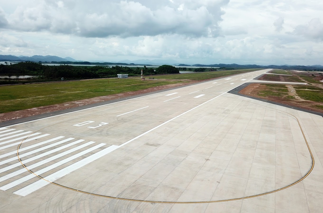 chuyen bay dau tien ha canh o Van Don anh 9