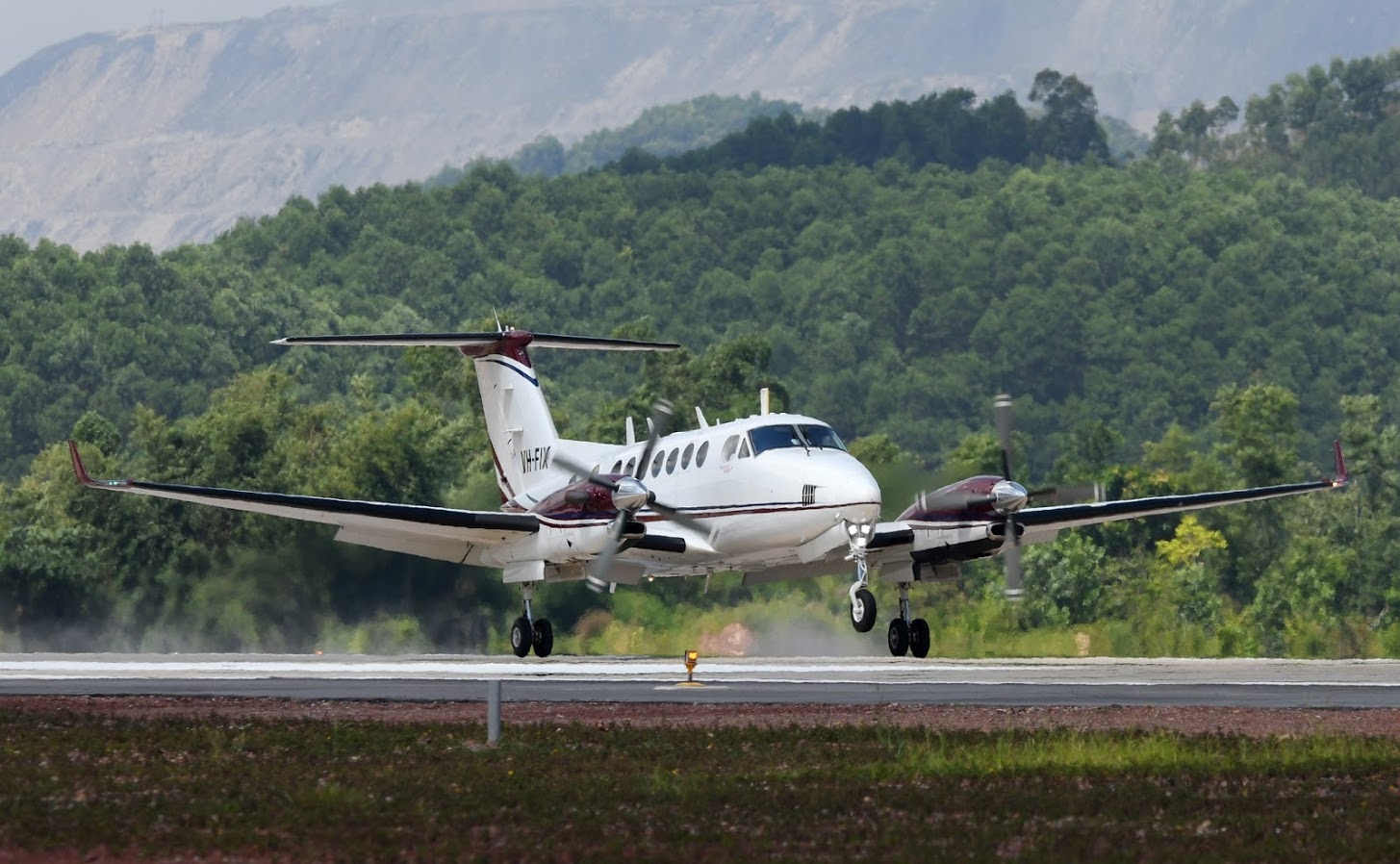 chuyen bay dau tien ha canh o Van Don anh 1