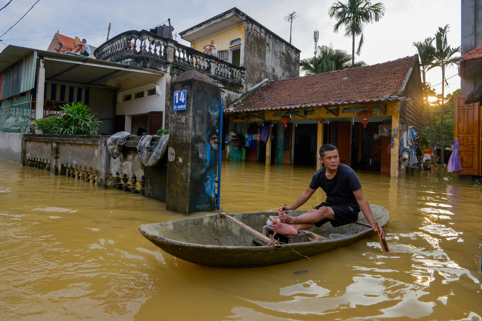 ngap nha cua do nuoc lu anh 10