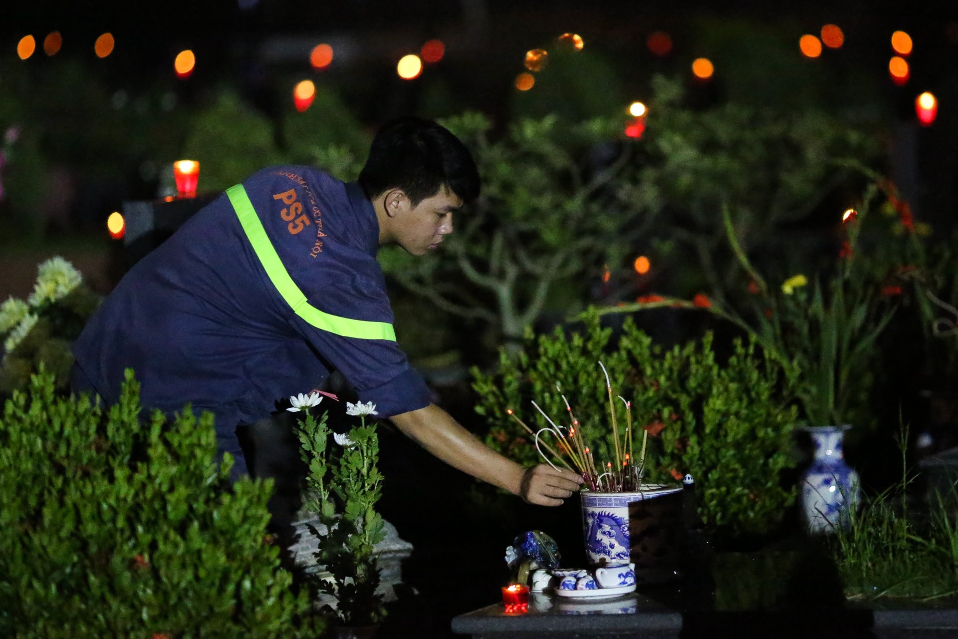 vieng nghia trang liet sy anh 11