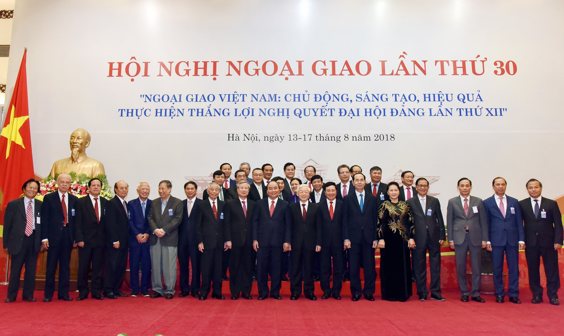 Lanh dao Dang du Hoi nghi Ngoai giao lan thu 30 anh 10